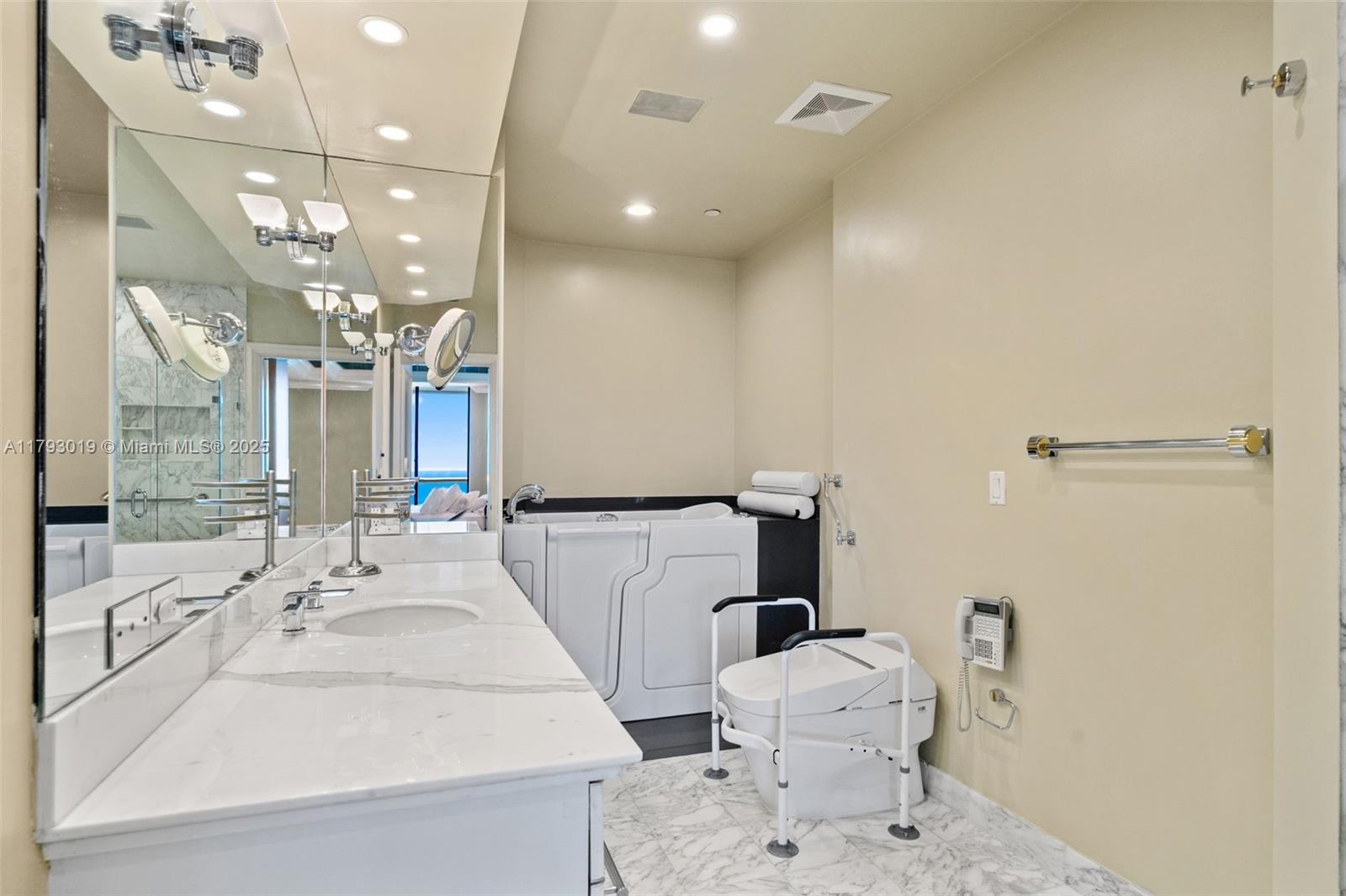 BAL HARBOUR TOWER CONDO - Residential