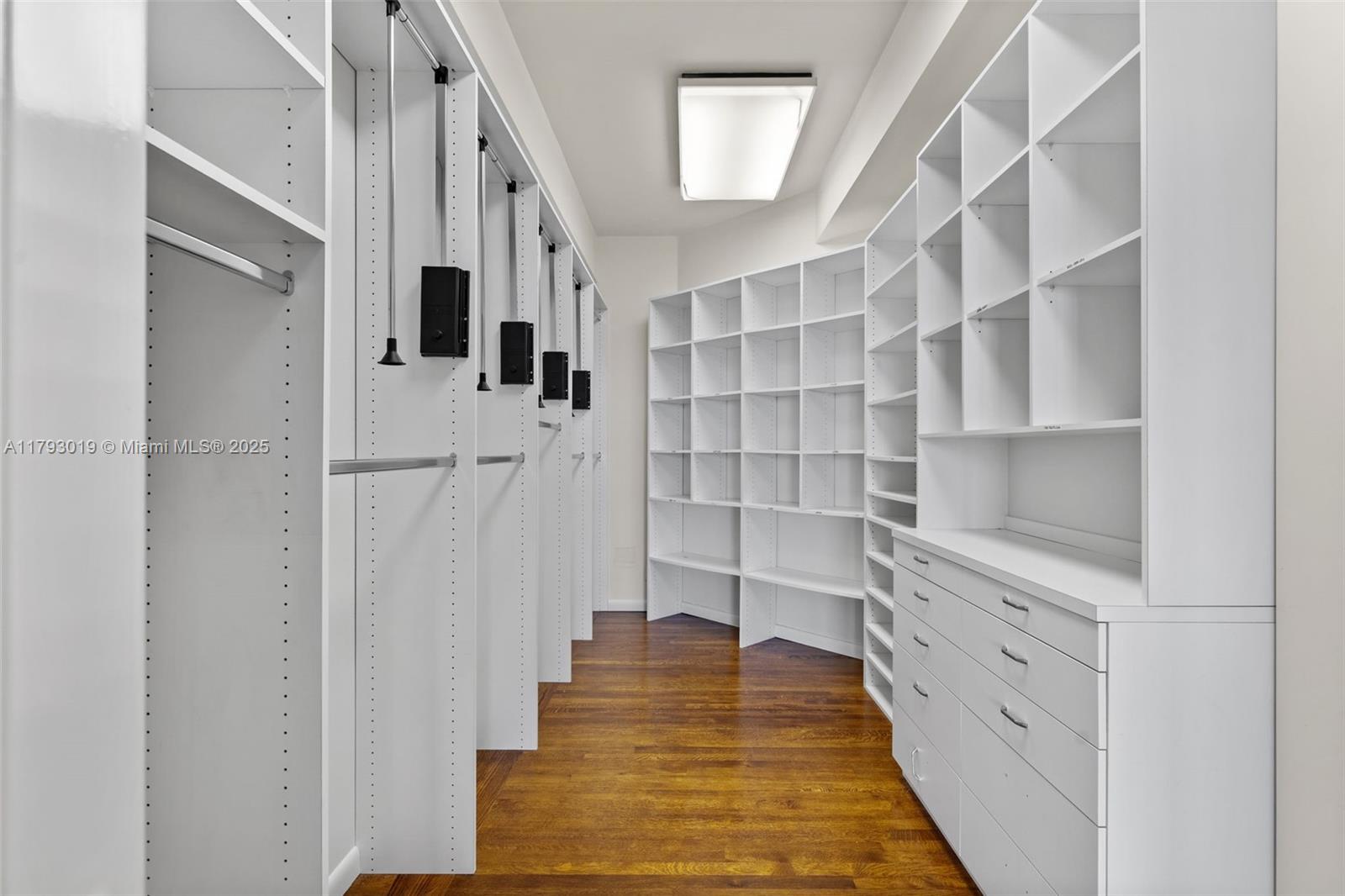 BAL HARBOUR TOWER CONDO - Residential