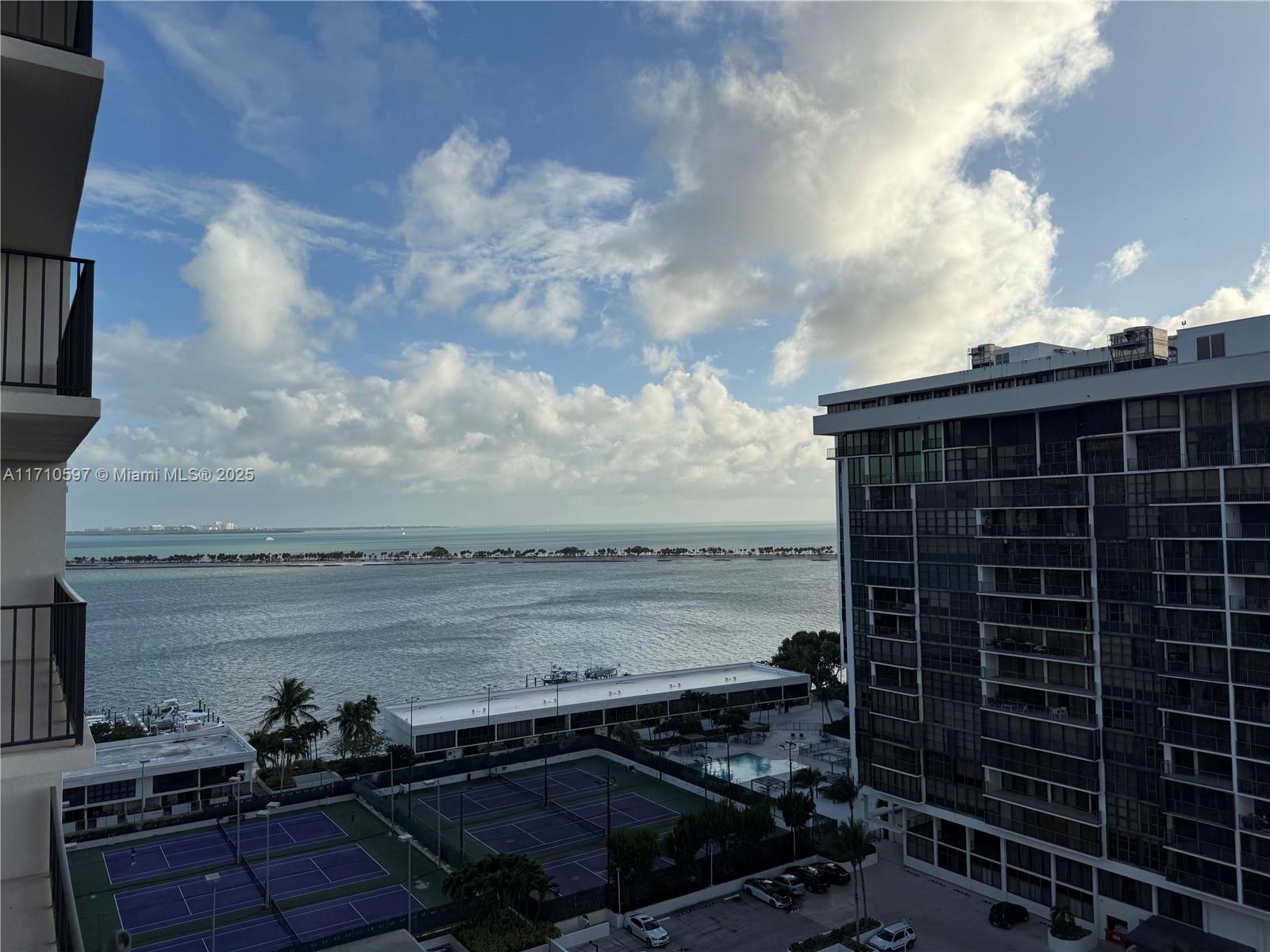 2 bedroom/ 2 bathroom waterfront condo in prestigious residential Brickell Ave. Large balcony and large walk-in closet ,remodeled brand new modern bathrooms, new appliance with beautiful ocean and city views. Close to the beaches, downtown Miami, Brickell entertainment & fine dining. Spacious 2 bedroom corner unit . Washer and dryer in the unit. The building offers great amenities, 6 tennis courts, gym, 2 big pools, jacuzzi, sauna, 2 playrooms, private playground, 2 barbecue areas, 2 racquetball courts, 24 hour security guard. Included 1 covered park space and free valet and self-park for guests.