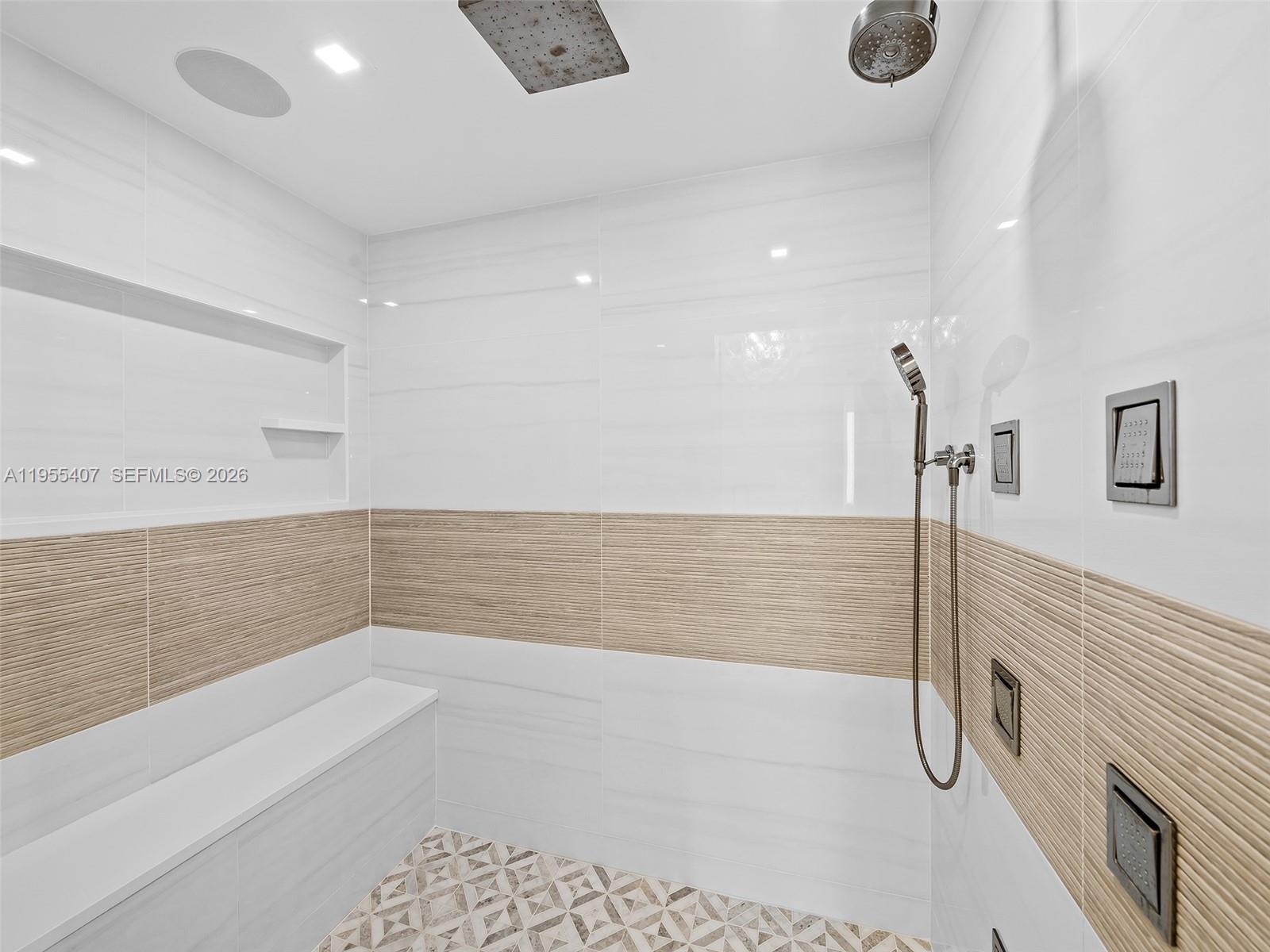 LAS OLAS RIVER HOUSE COND - Residential