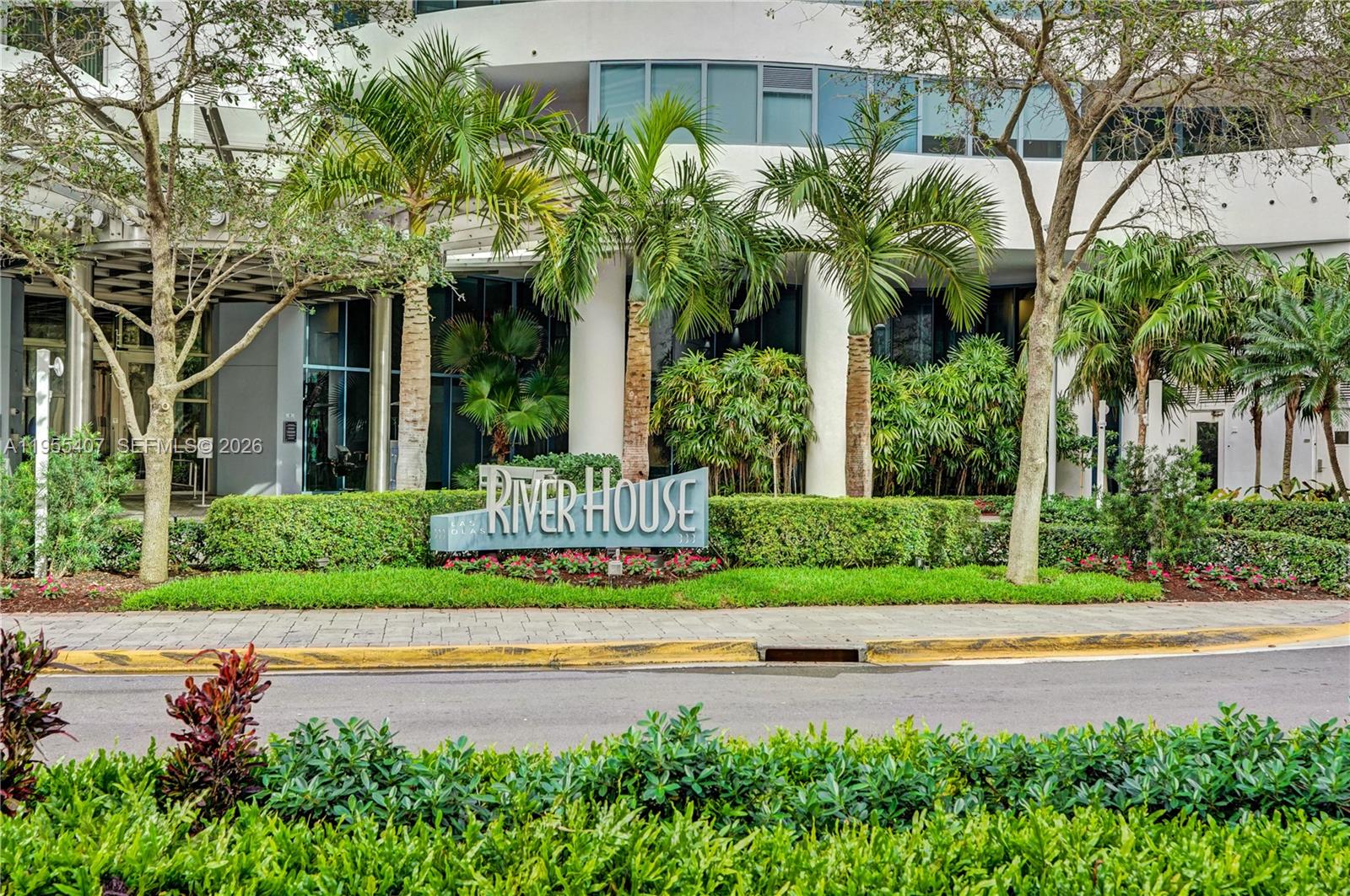 LAS OLAS RIVER HOUSE COND - Residential