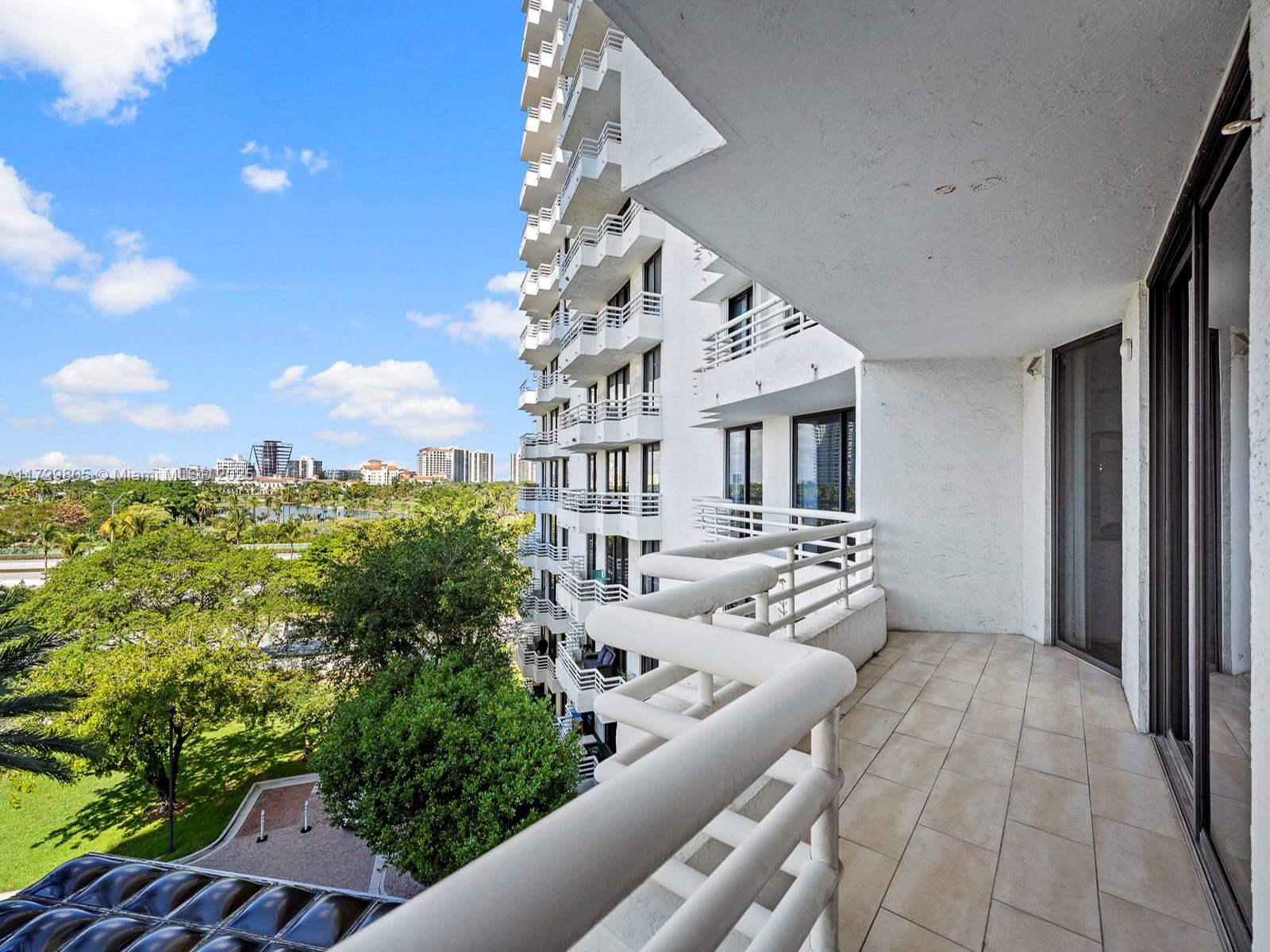 PARC CENTRAL AVENTURA EAS - Residential