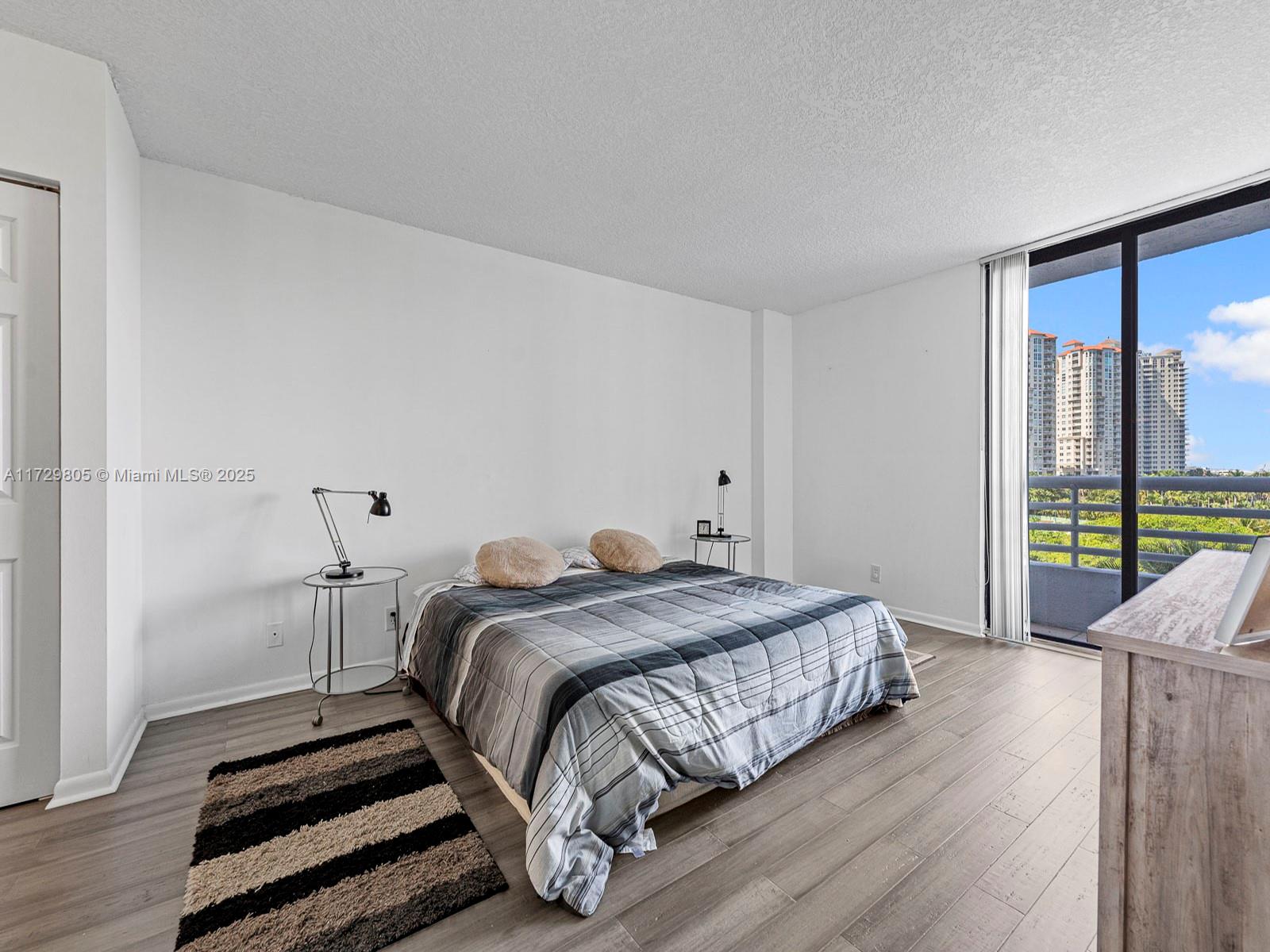 PARC CENTRAL AVENTURA EAS - Residential