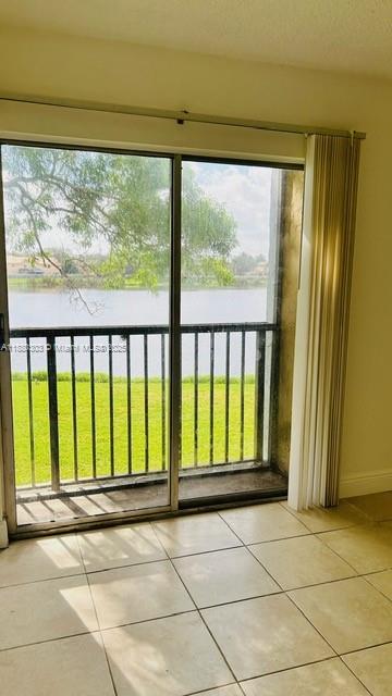 LAKESHORE AT UNIVERSITY P - Residential