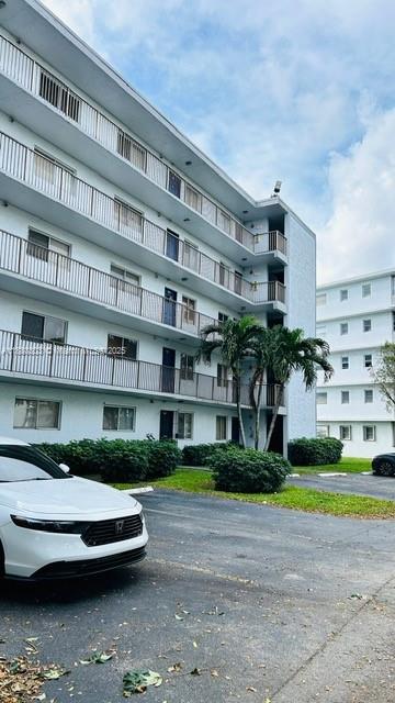 LAKESHORE AT UNIVERSITY P - Residential