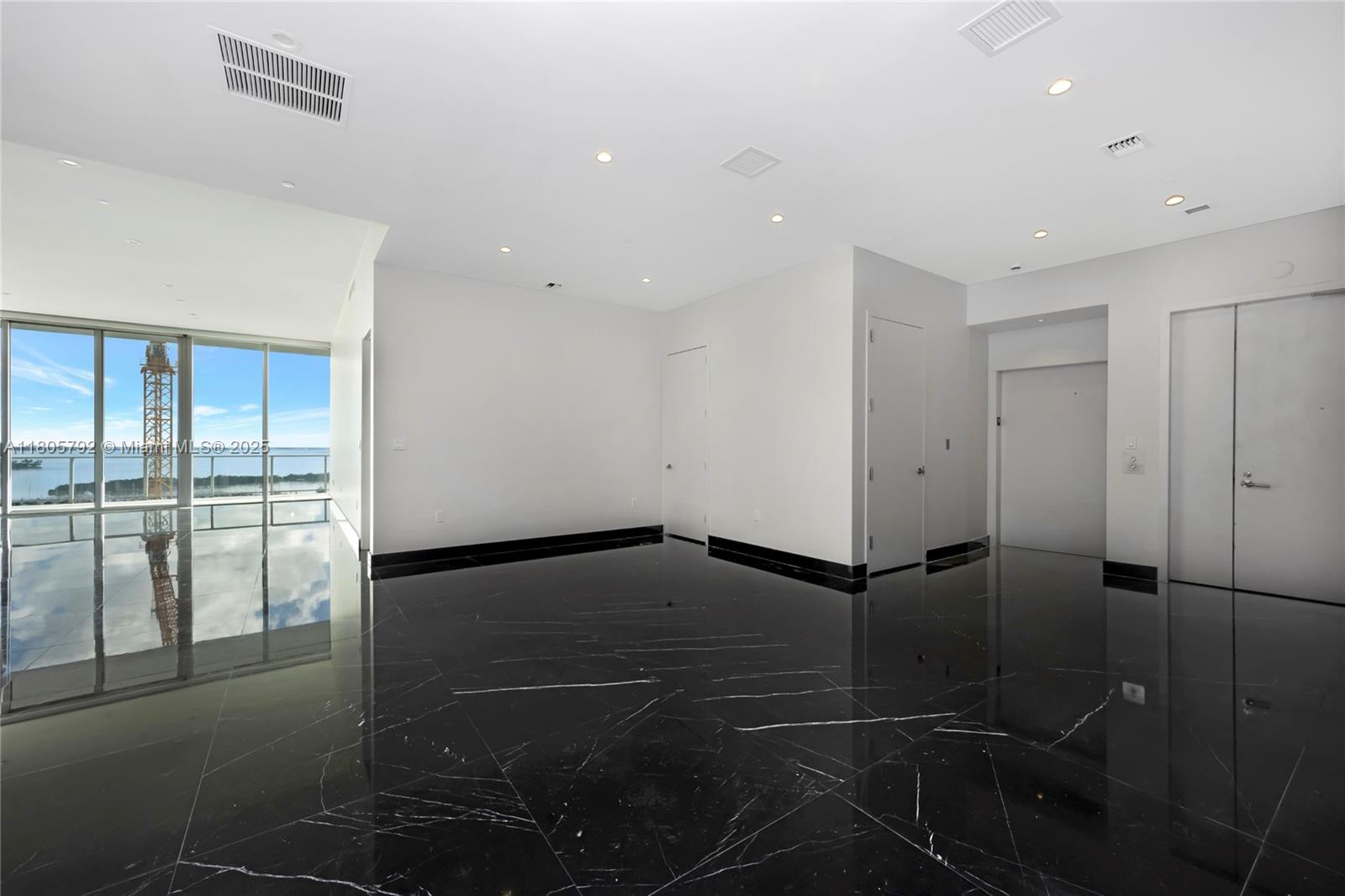 2669 S Bayshore Dr 1403N
