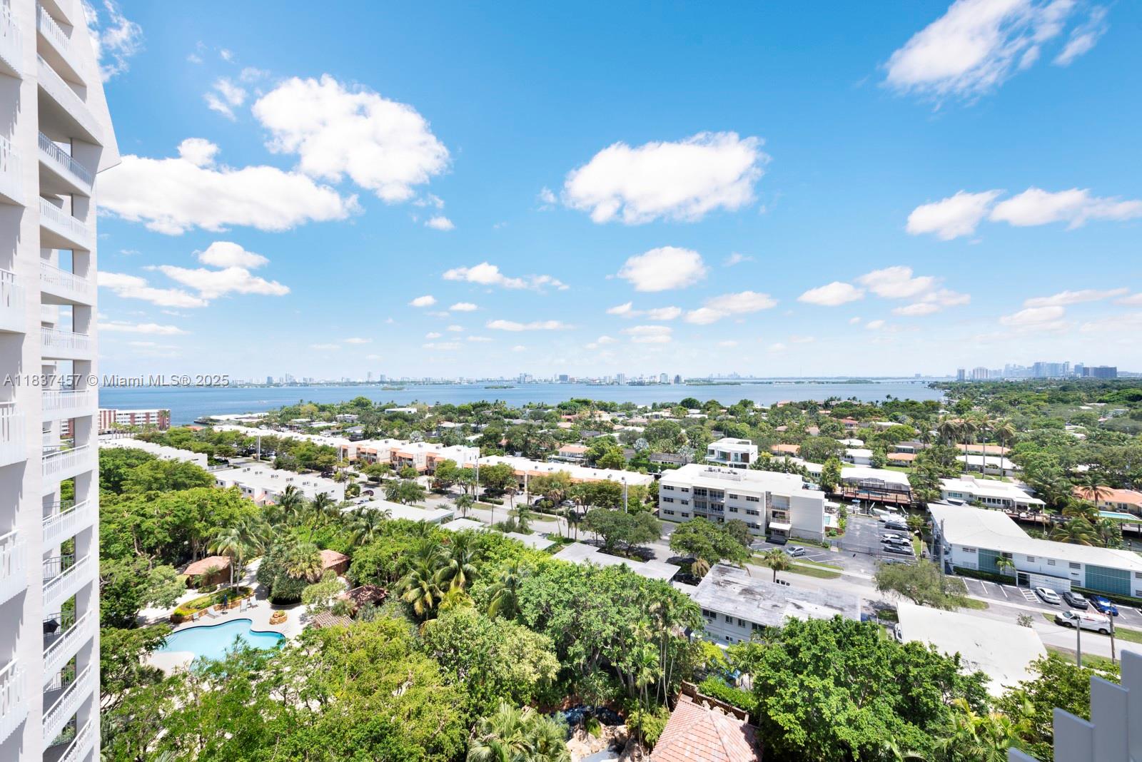 TOWERS OF QUAYSIDE CONDO - Residential