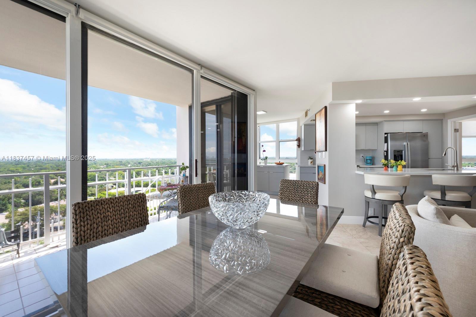 TOWERS OF QUAYSIDE CONDO - Residential