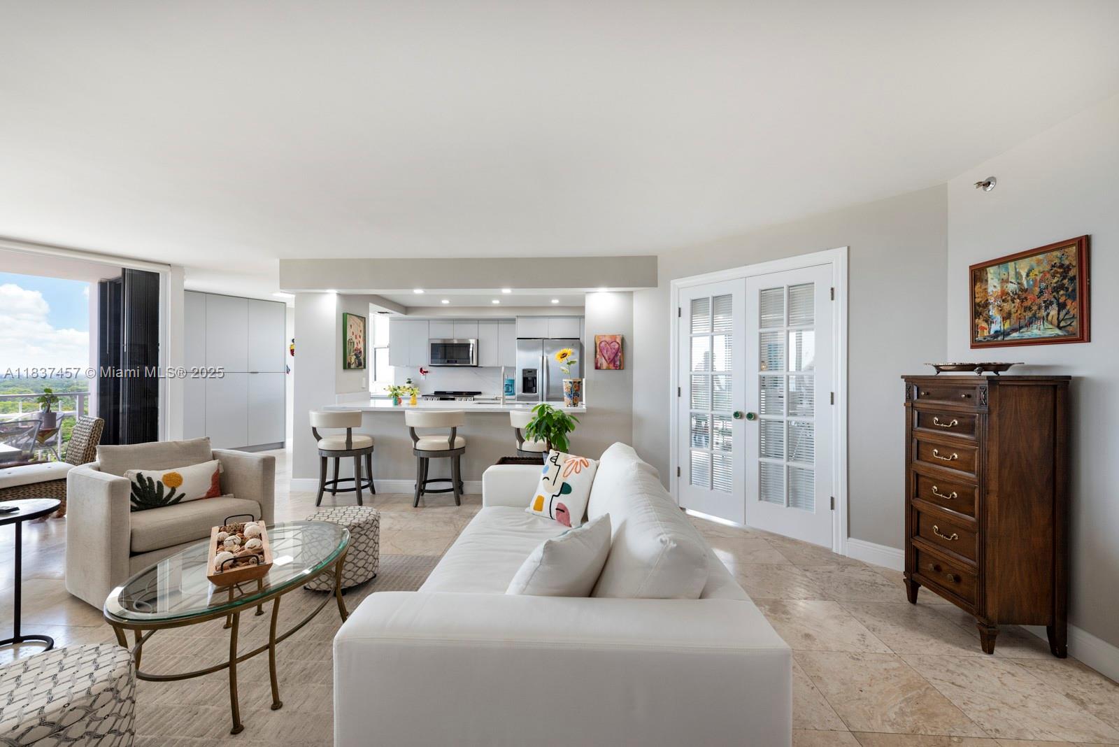 TOWERS OF QUAYSIDE CONDO - Residential