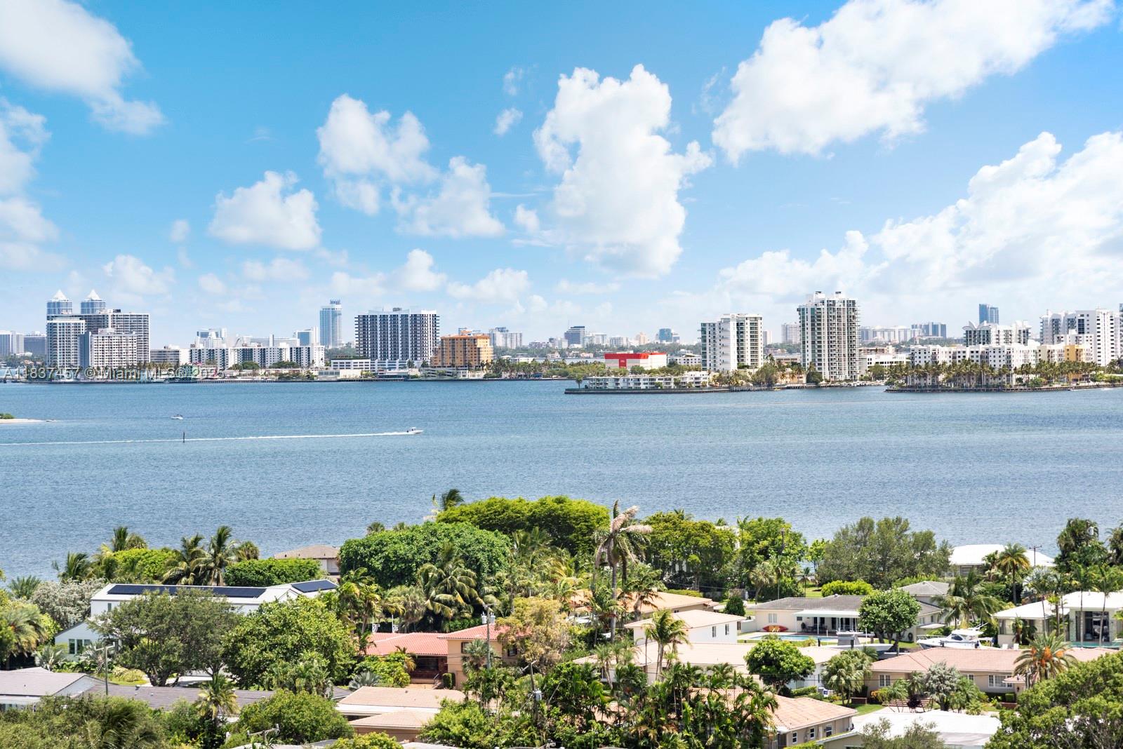 TOWERS OF QUAYSIDE CONDO - Residential