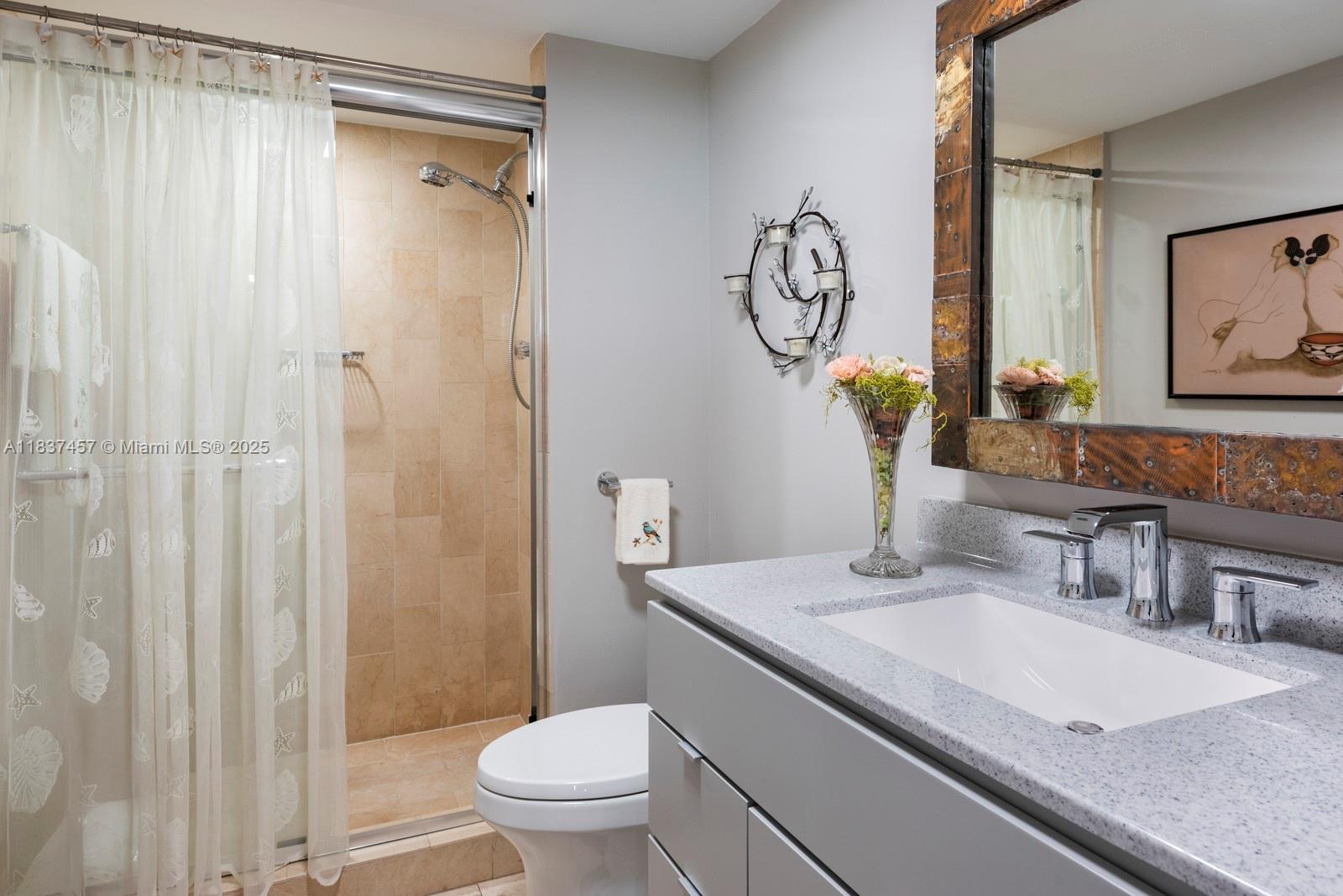 TOWERS OF QUAYSIDE CONDO - Residential