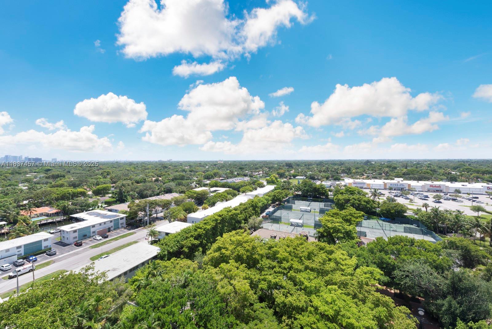 TOWERS OF QUAYSIDE CONDO - Residential