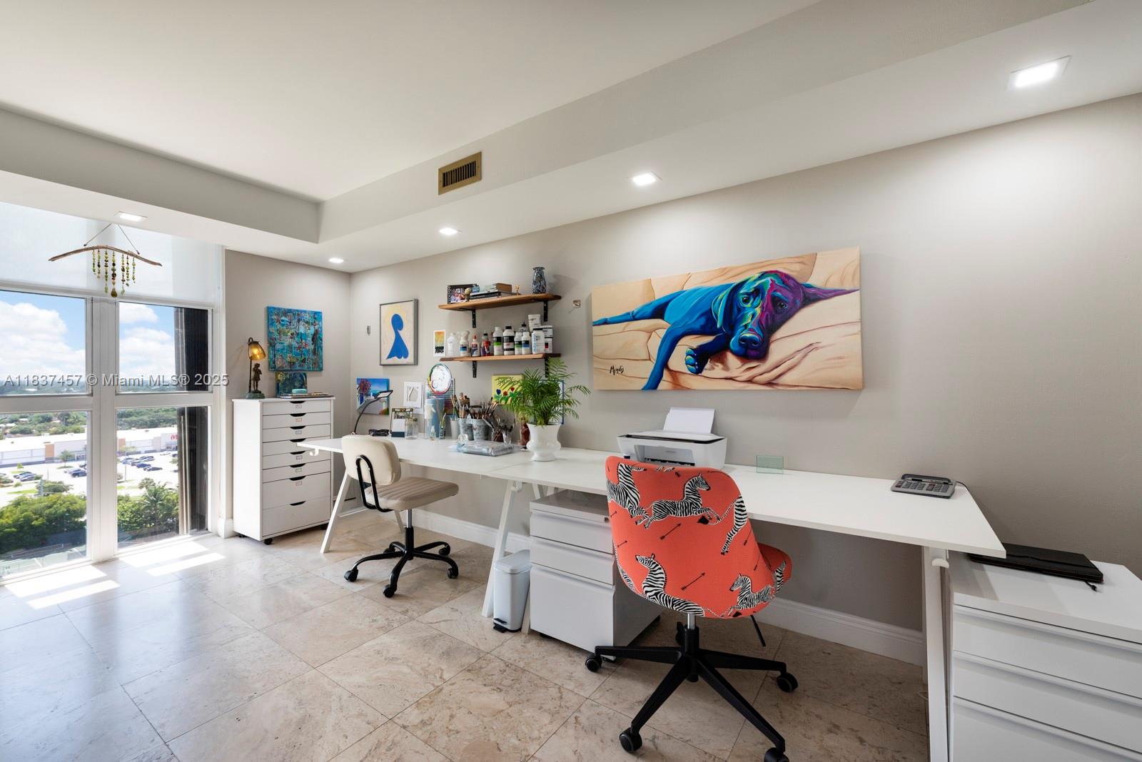 TOWERS OF QUAYSIDE CONDO - Residential