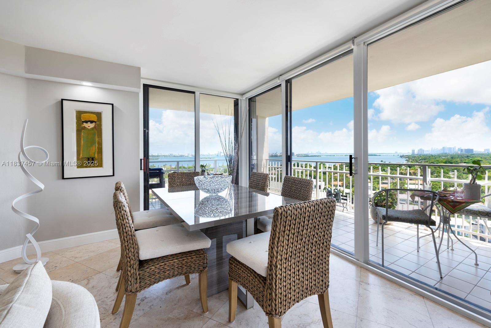 TOWERS OF QUAYSIDE CONDO - Residential