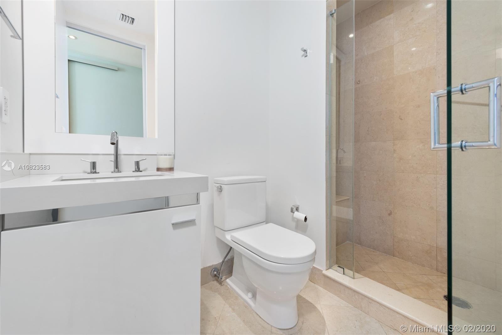 CONTINUUM ON SOUTH BEACH - Residential