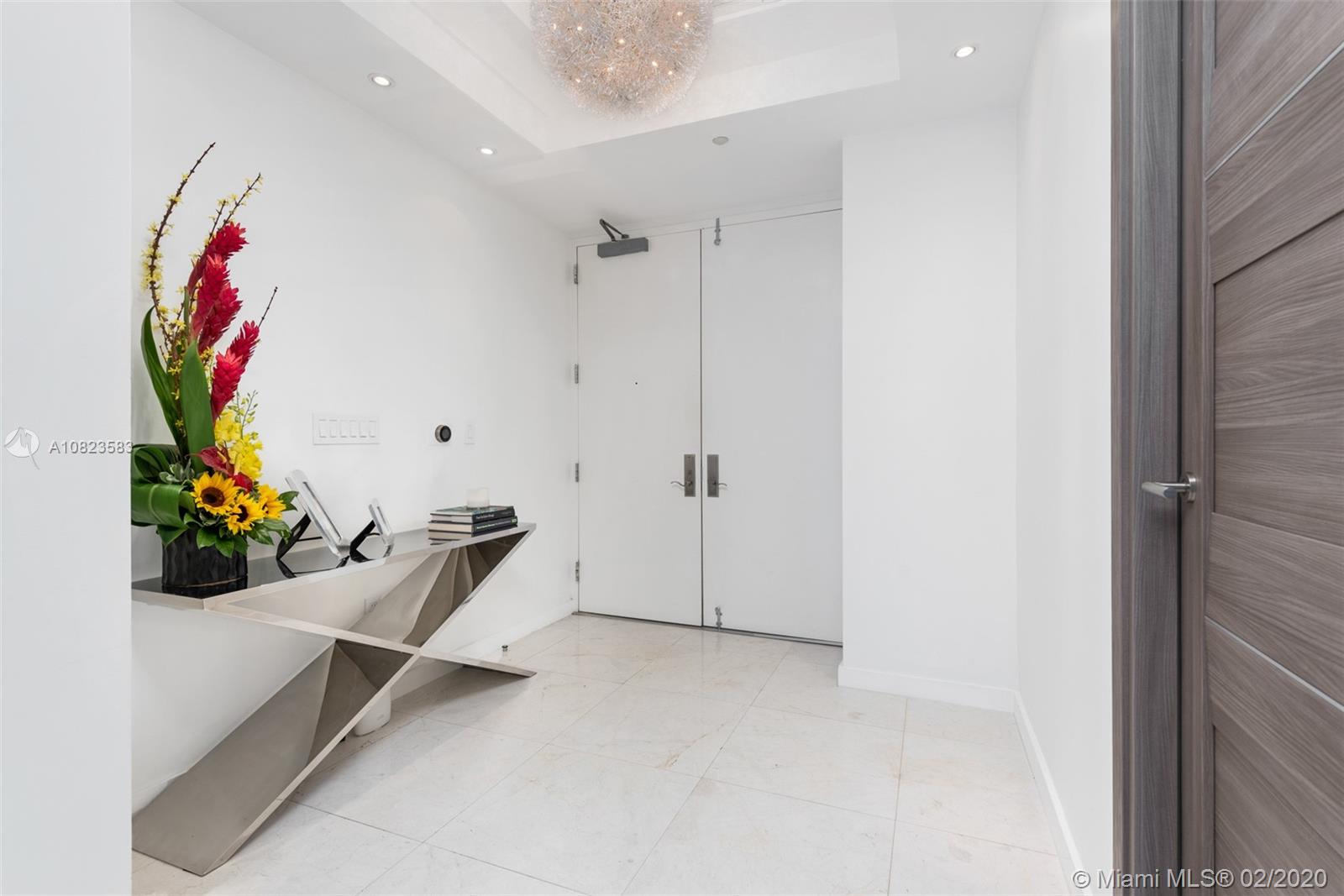 CONTINUUM ON SOUTH BEACH - Residential