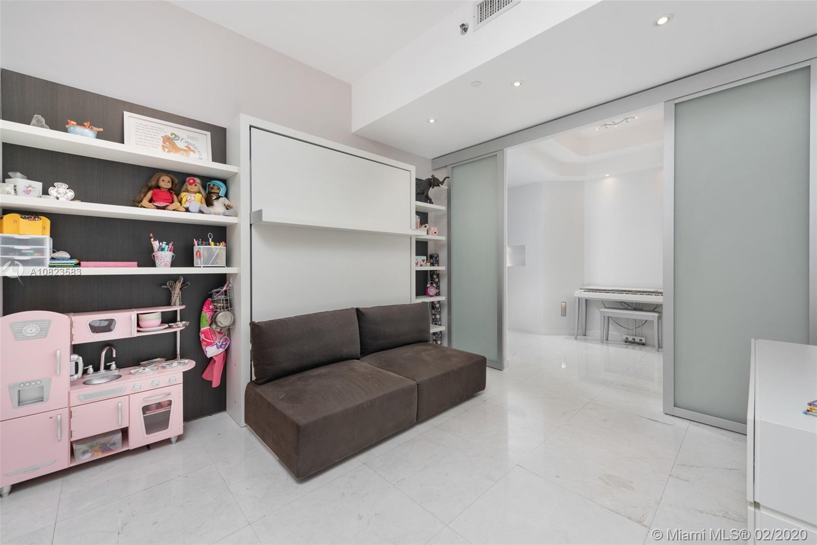 CONTINUUM ON SOUTH BEACH - Residential
