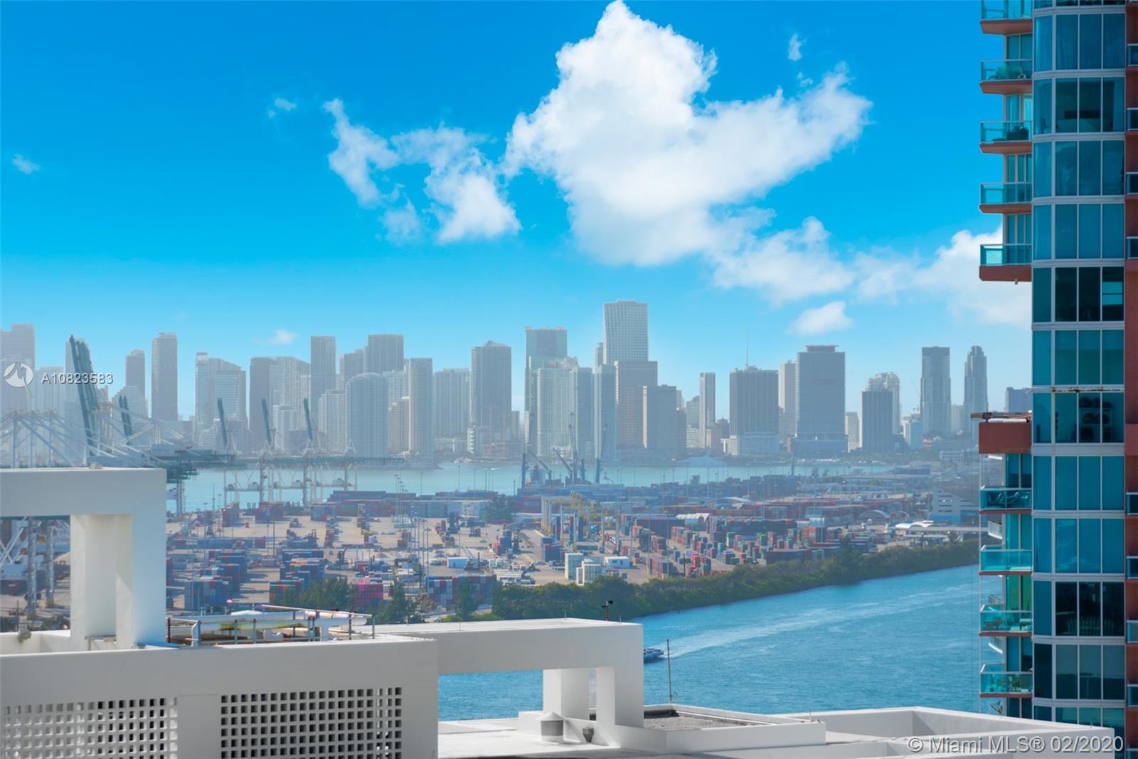 CONTINUUM ON SOUTH BEACH - Residential