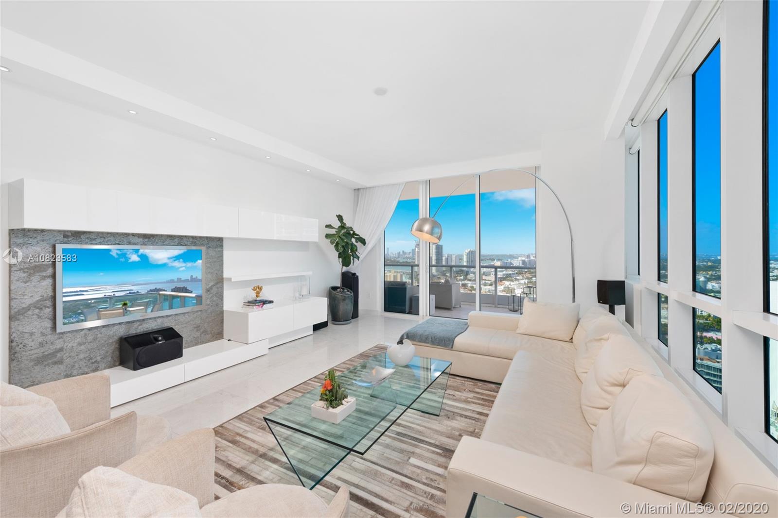 CONTINUUM ON SOUTH BEACH - Residential