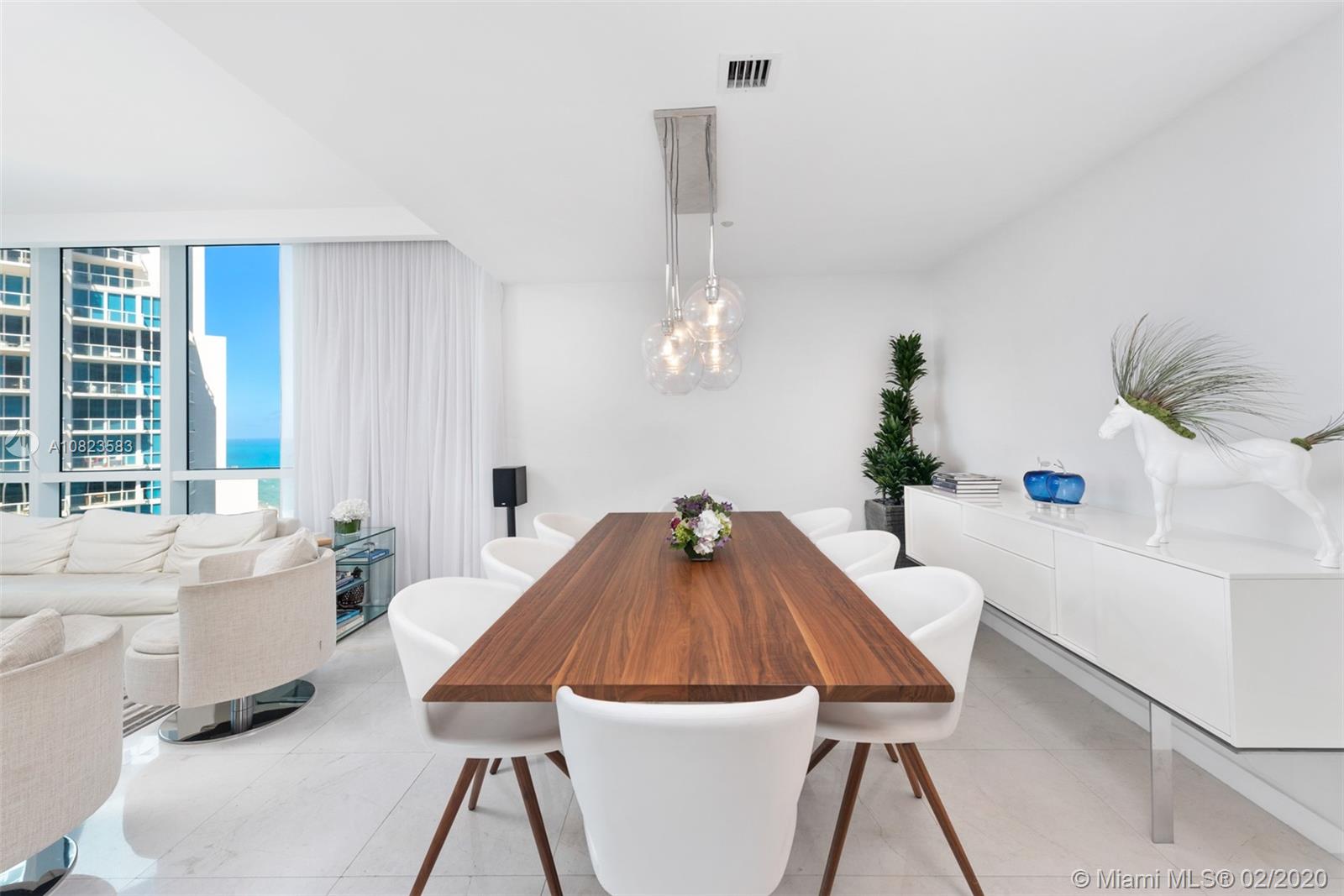 CONTINUUM ON SOUTH BEACH - Residential