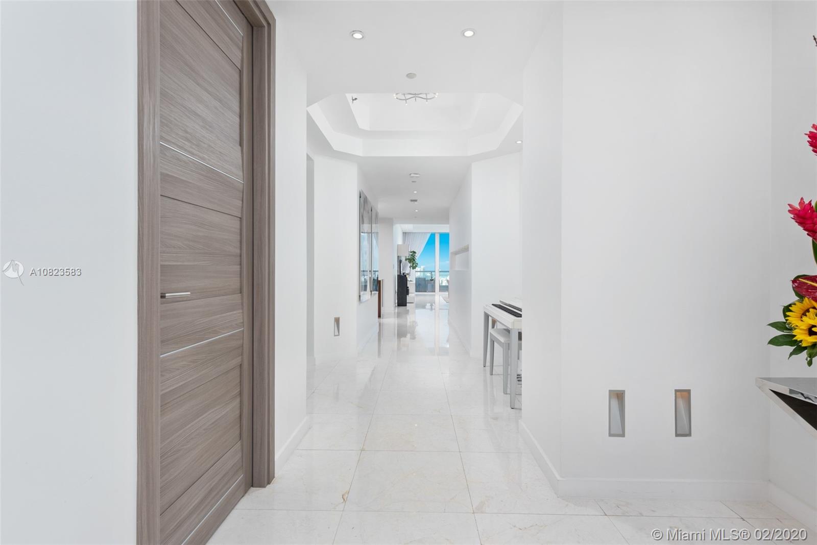 CONTINUUM ON SOUTH BEACH - Residential