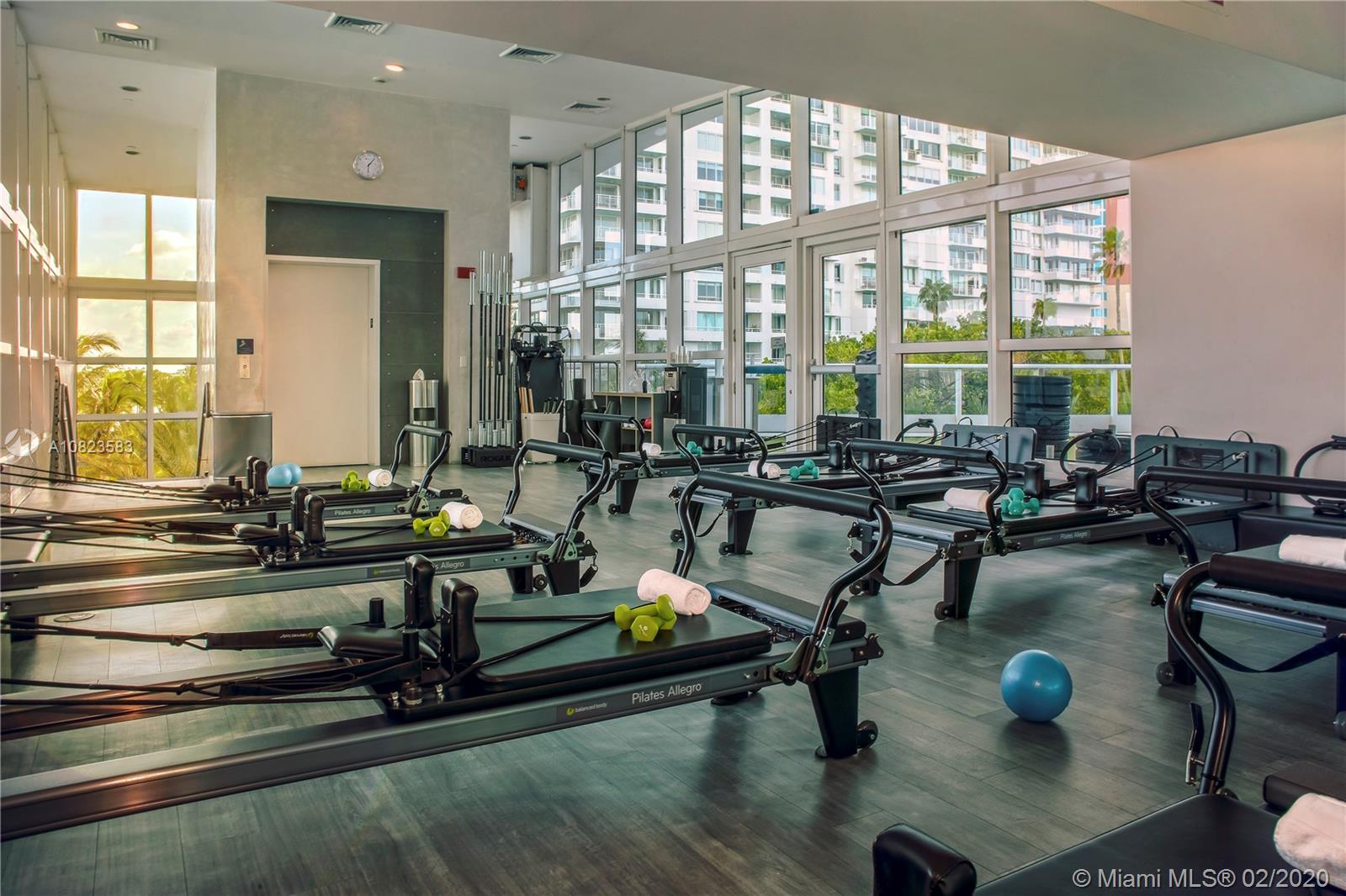 CONTINUUM ON SOUTH BEACH - Residential