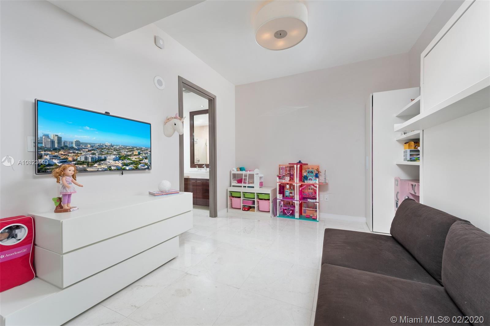 CONTINUUM ON SOUTH BEACH - Residential