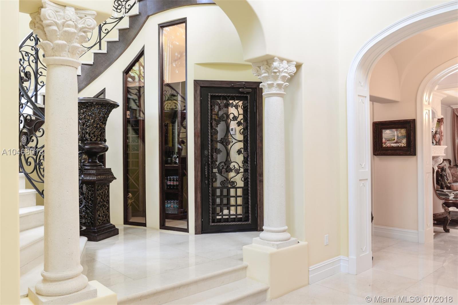 GOLDEN BEACH SEC E - Residential