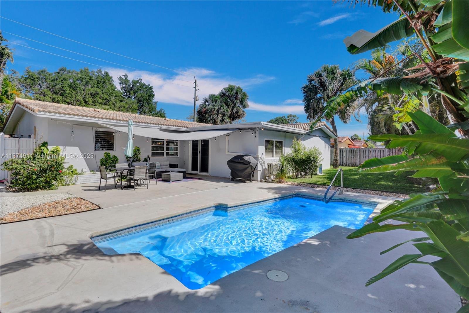 VENETIAN ISLES 3RD SEC - Residential