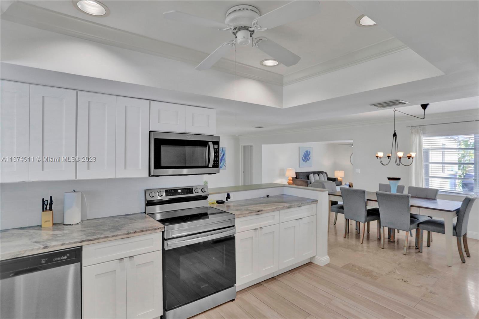 VENETIAN ISLES 3RD SEC - Residential