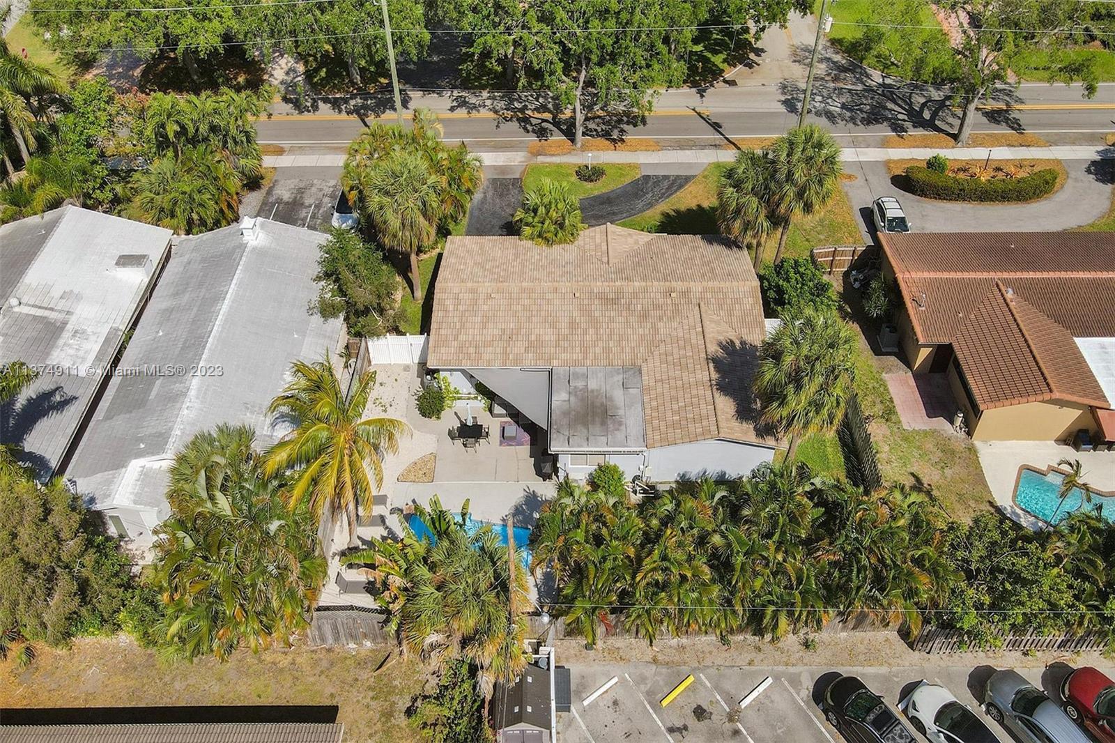 VENETIAN ISLES 3RD SEC - Residential