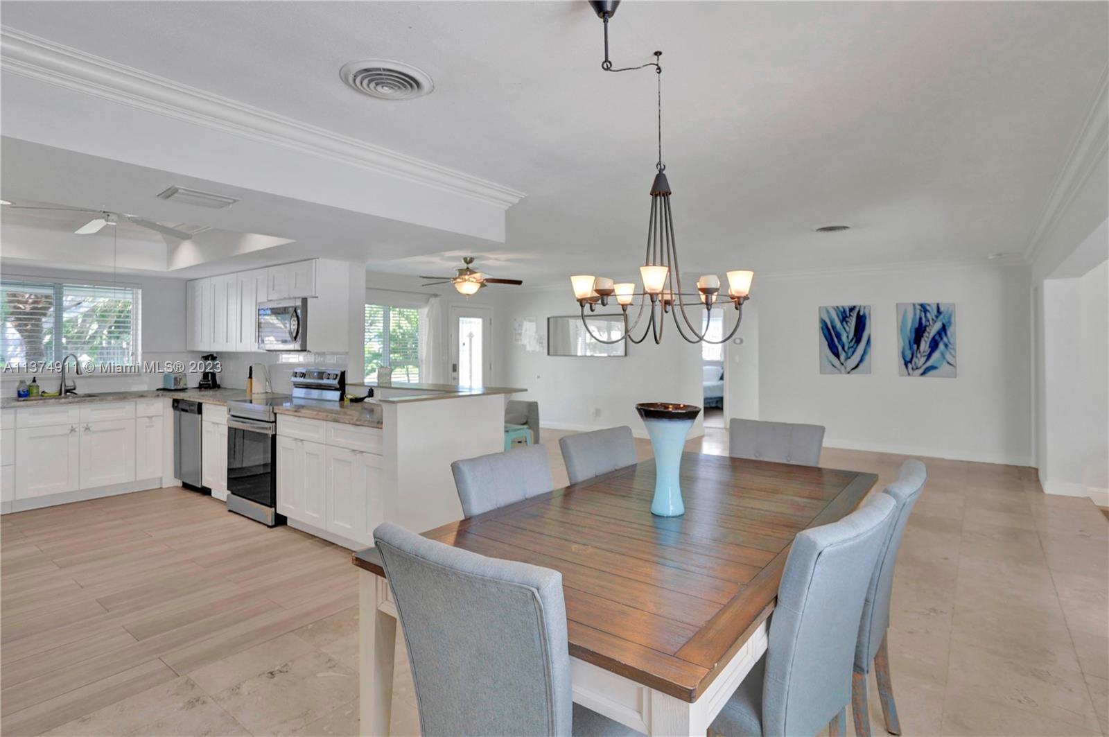 VENETIAN ISLES 3RD SEC - Residential