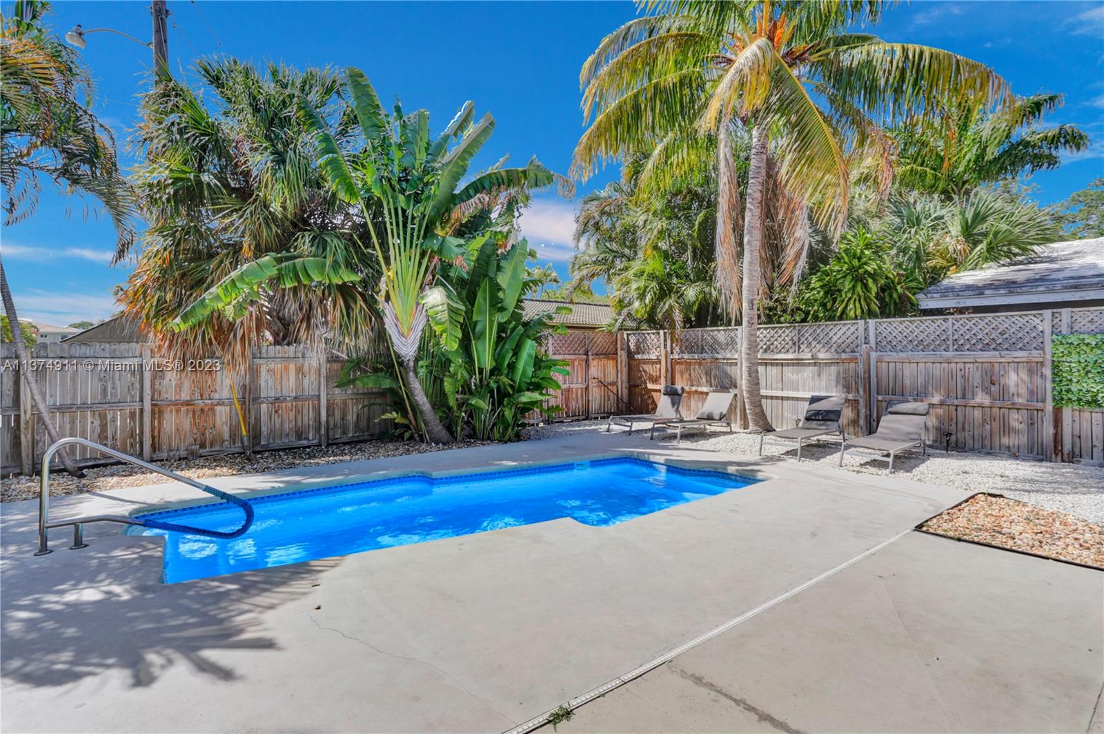 VENETIAN ISLES 3RD SEC - Residential