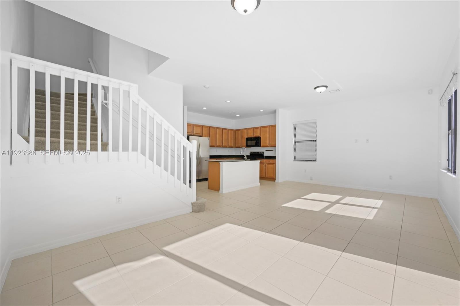 CHAMPION LAKES - Residential