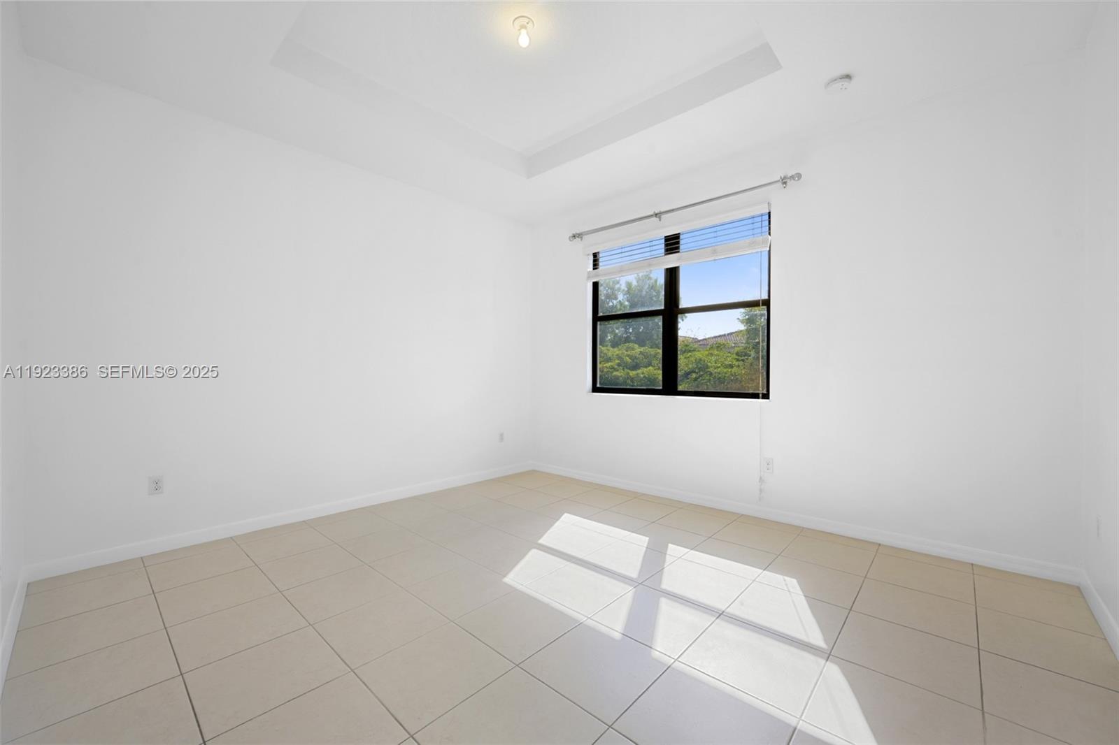 CHAMPION LAKES - Residential