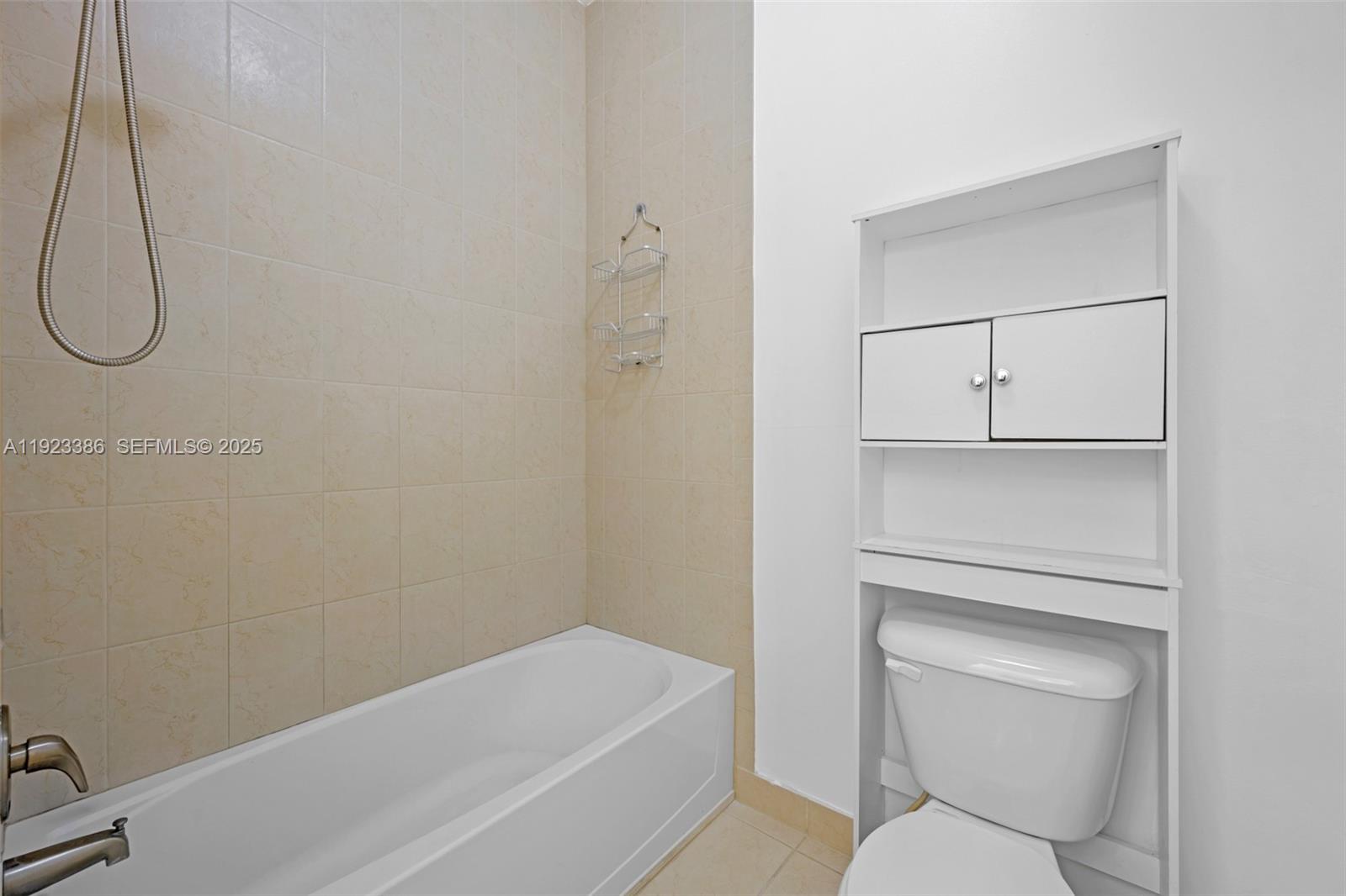 CHAMPION LAKES - Residential