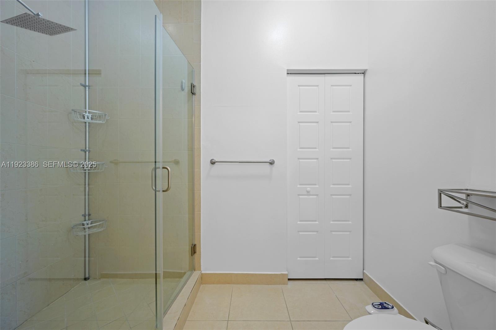 CHAMPION LAKES - Residential