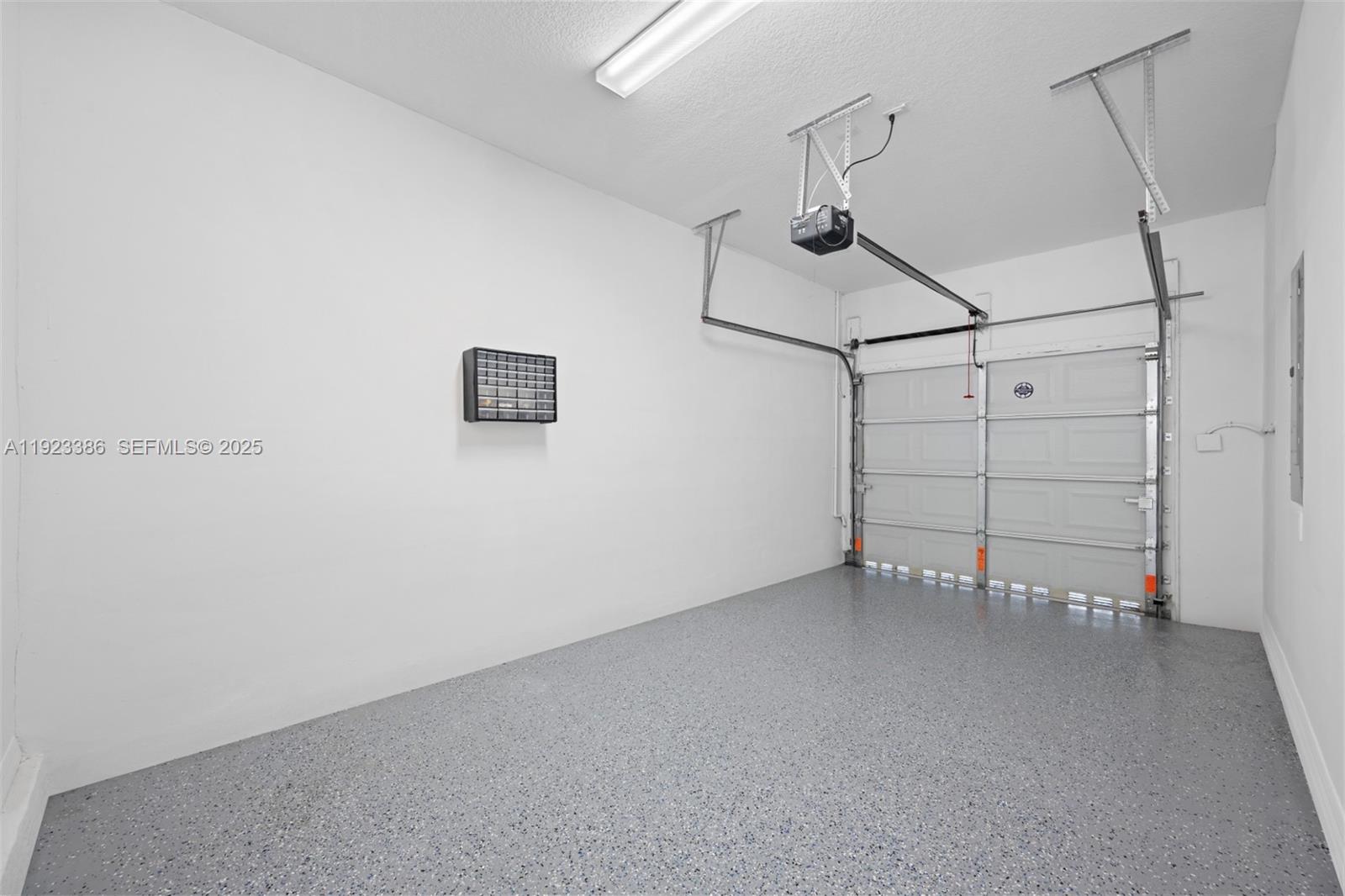 CHAMPION LAKES - Residential