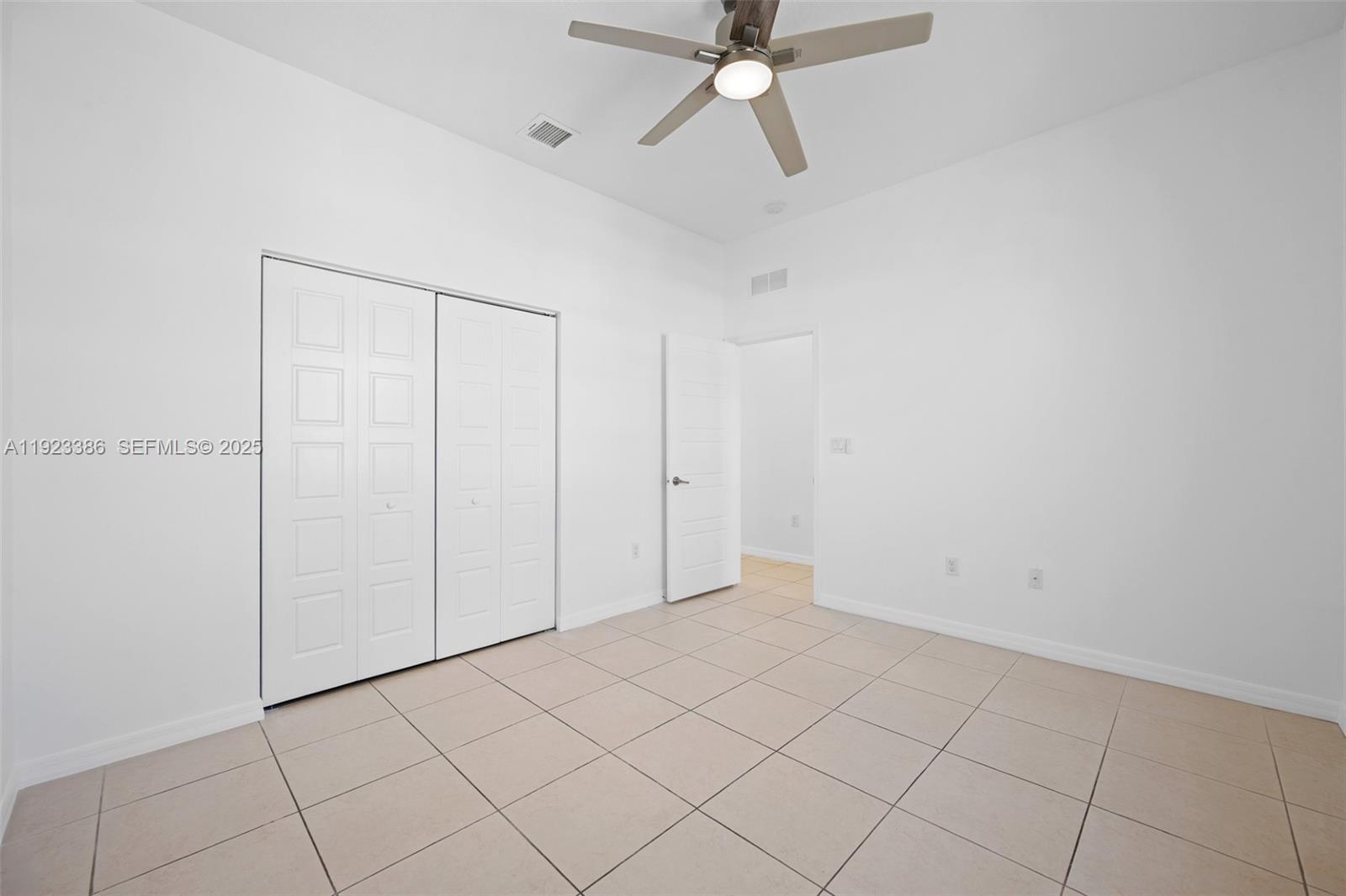 CHAMPION LAKES - Residential