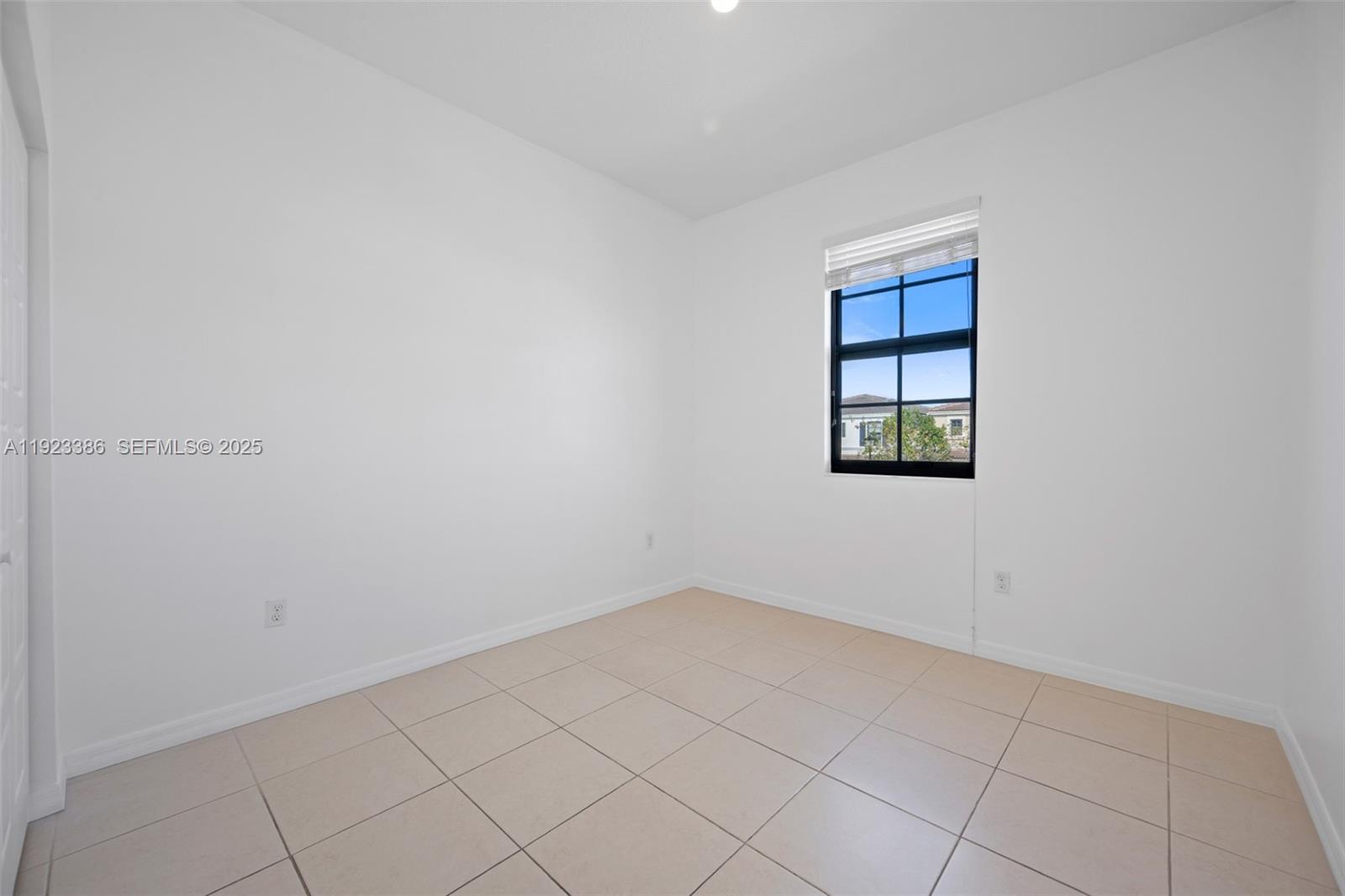 CHAMPION LAKES - Residential