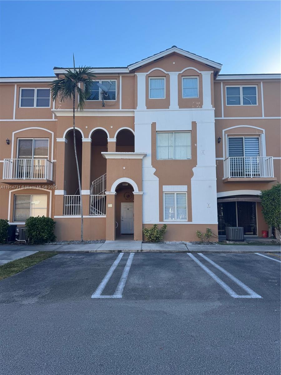 SHOMA HOMES AT COUNTRY CL - Residential Lease