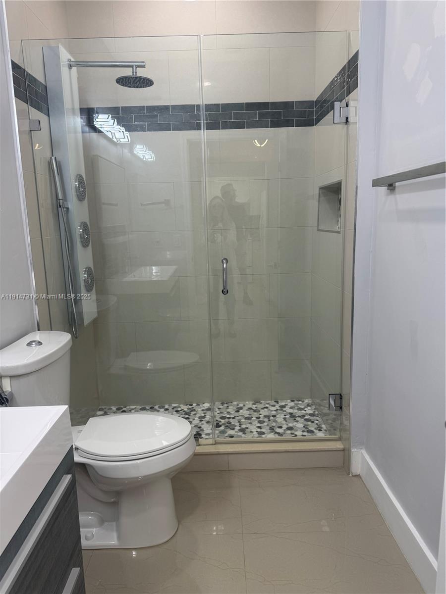 SHOMA HOMES AT COUNTRY CL - Residential Lease