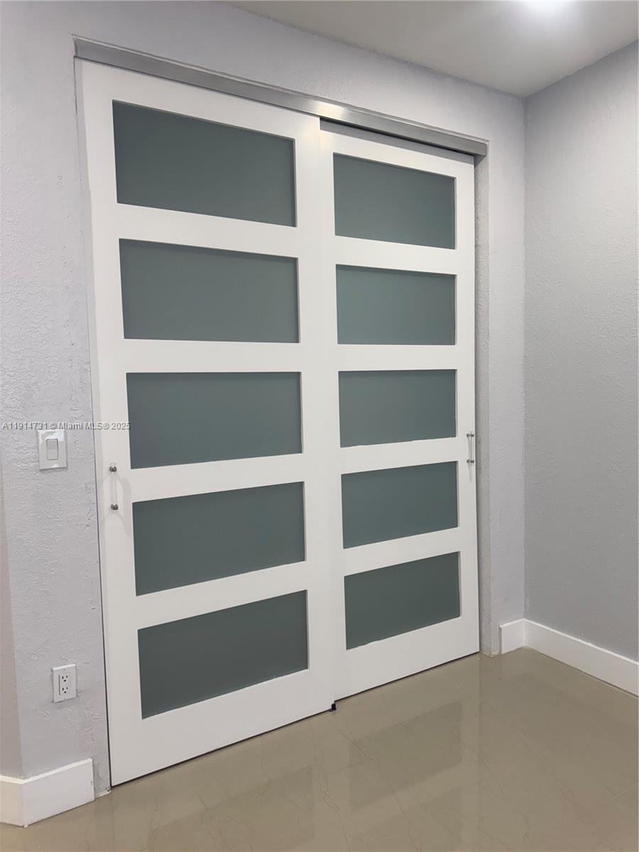 SHOMA HOMES AT COUNTRY CL - Residential Lease