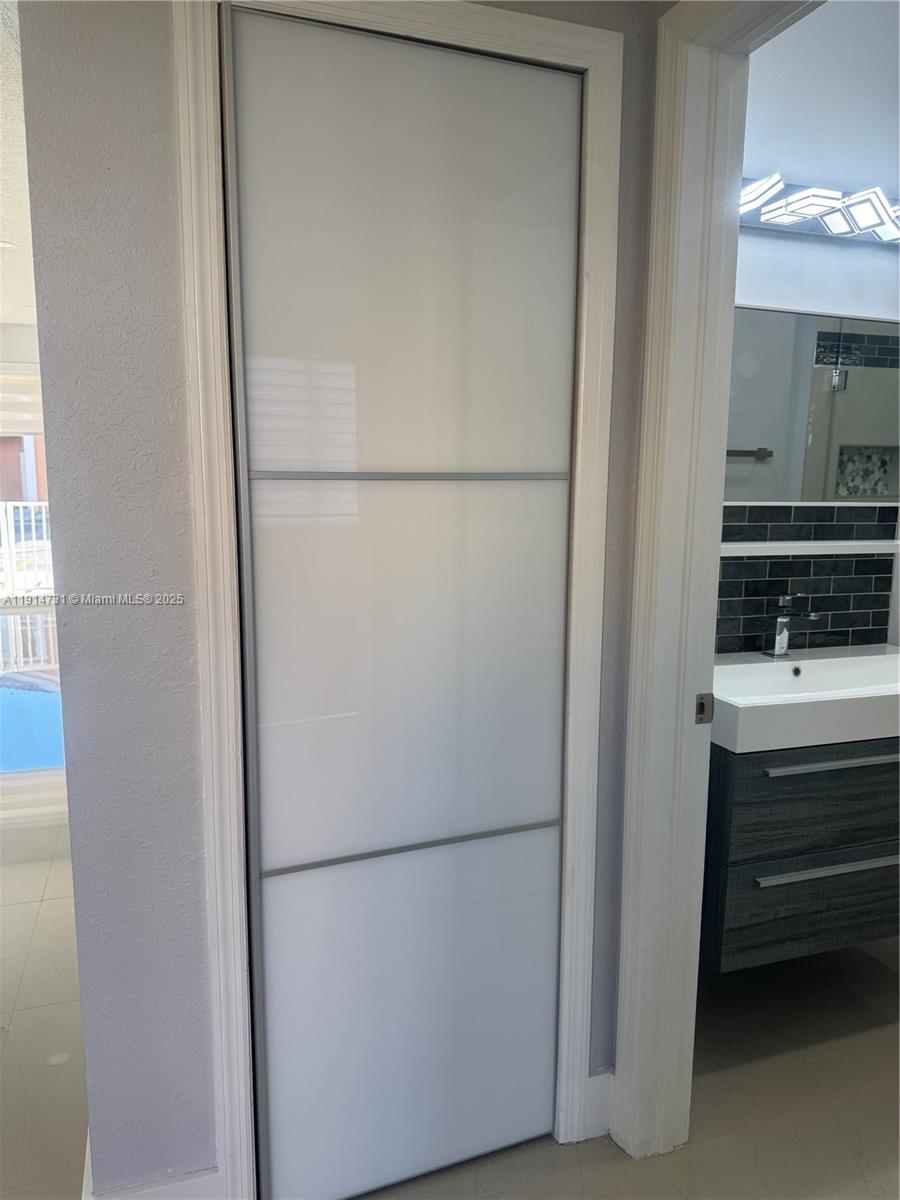 SHOMA HOMES AT COUNTRY CL - Residential Lease