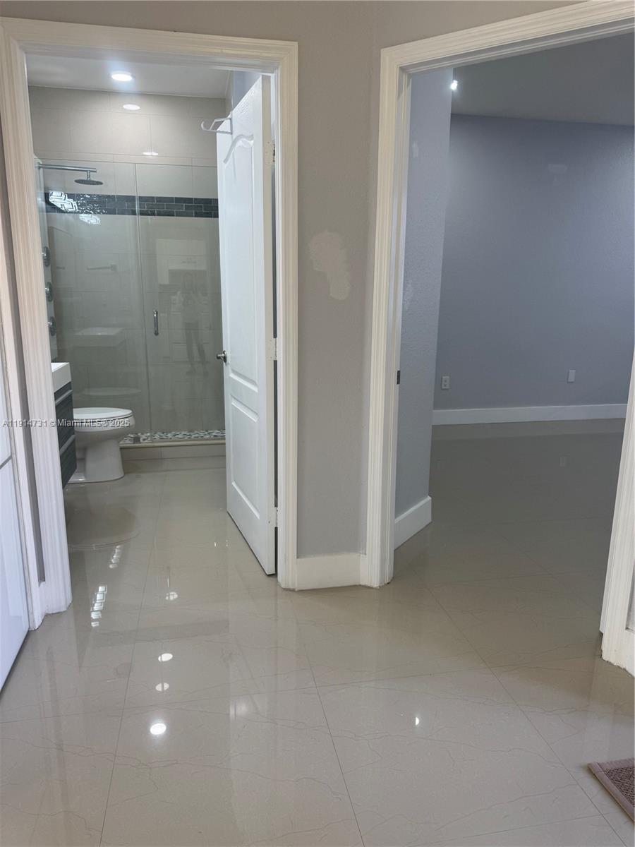 SHOMA HOMES AT COUNTRY CL - Residential Lease