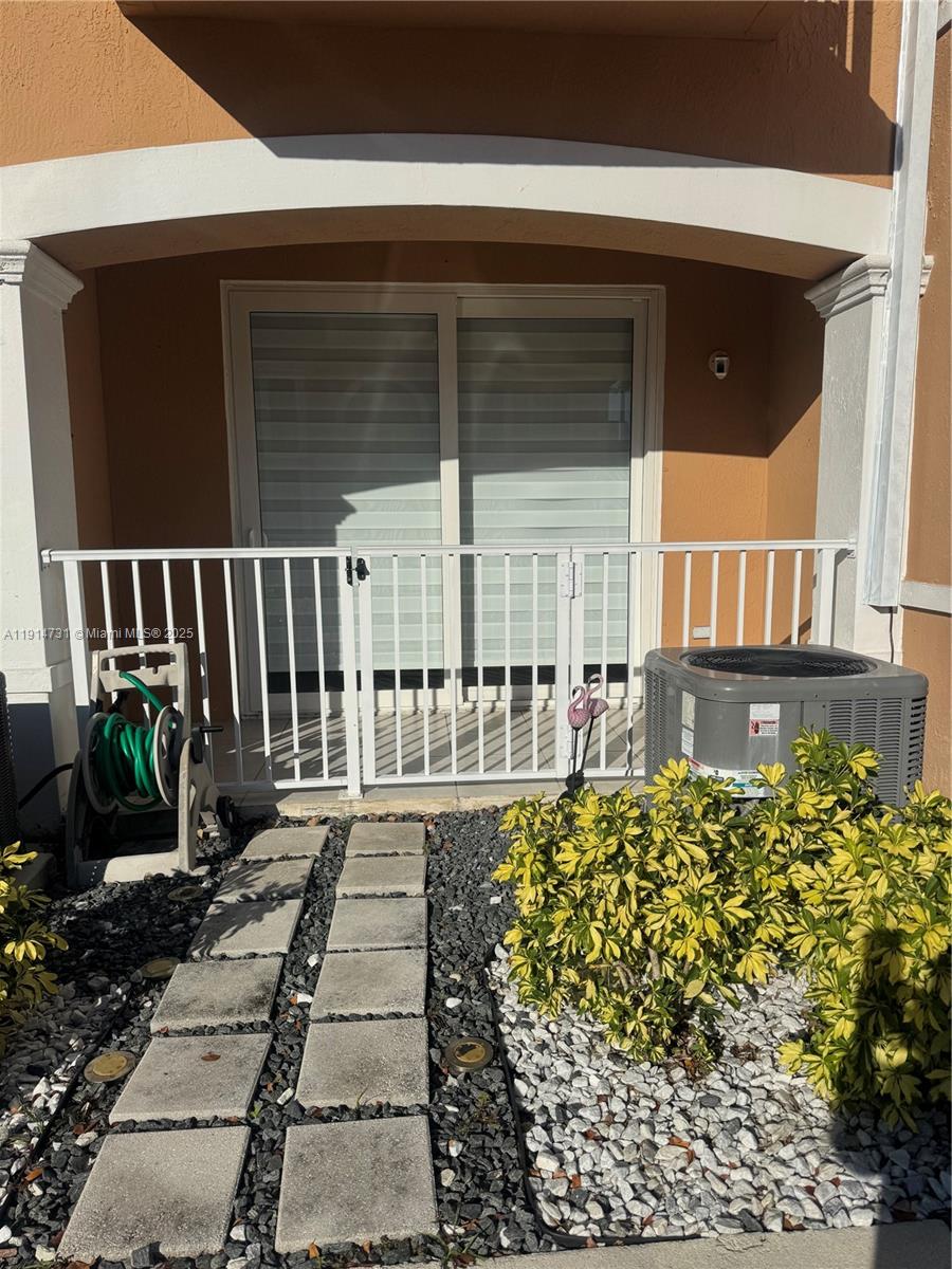 SHOMA HOMES AT COUNTRY CL - Residential Lease