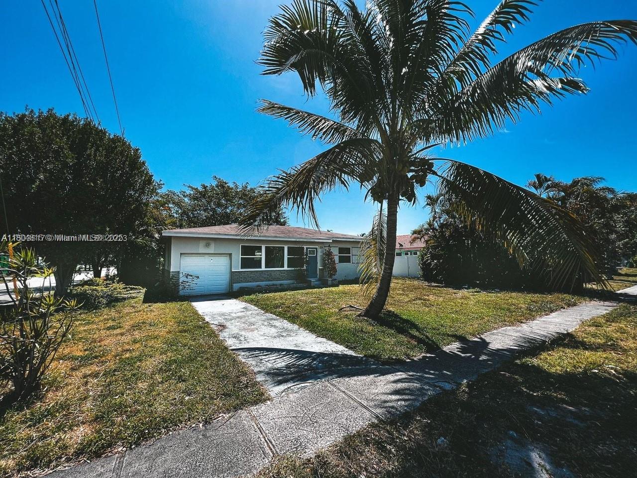 HOLLYWOOD PLACE - Residential