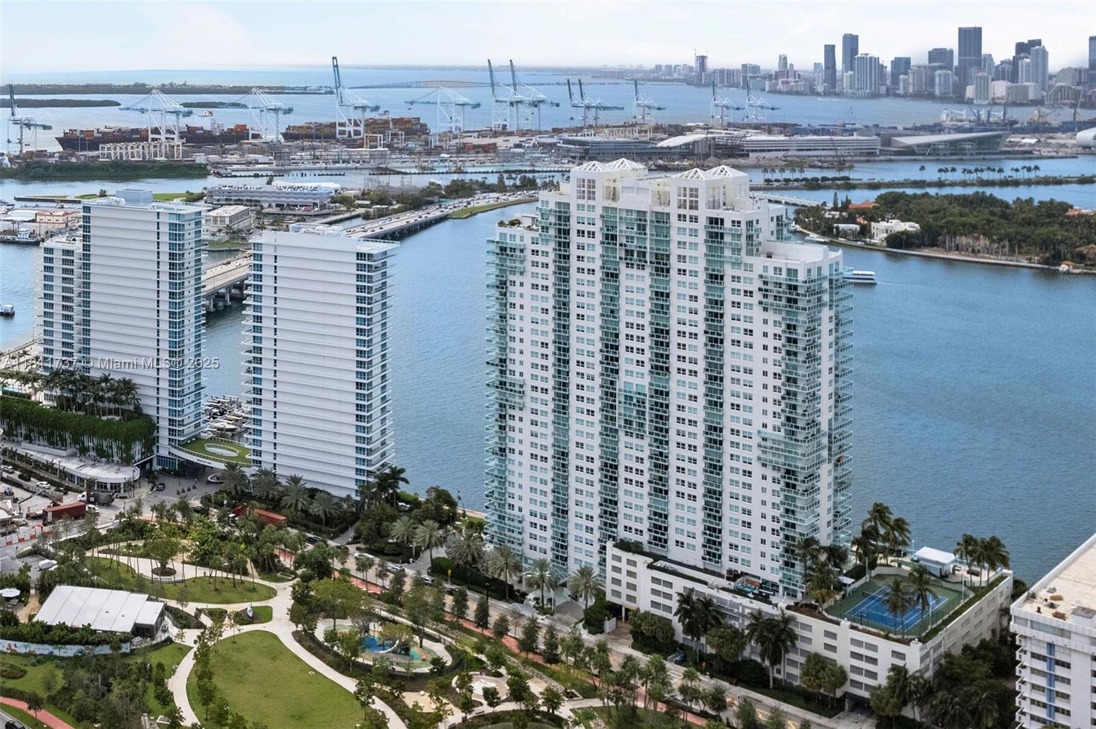 THE FLORIDIAN CONDO - Residential Lease