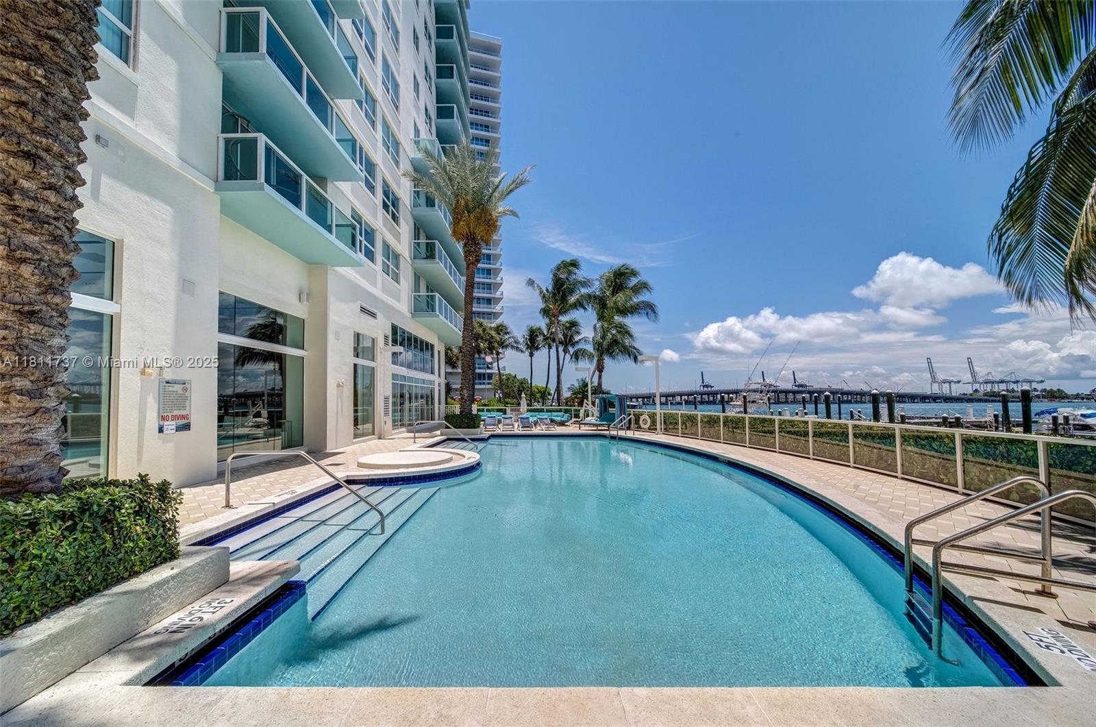 THE FLORIDIAN CONDO - Residential Lease