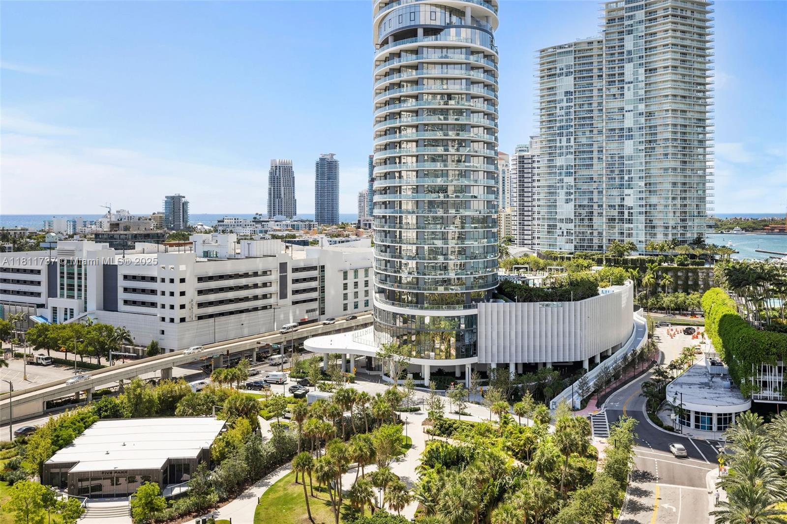 THE FLORIDIAN CONDO - Residential Lease